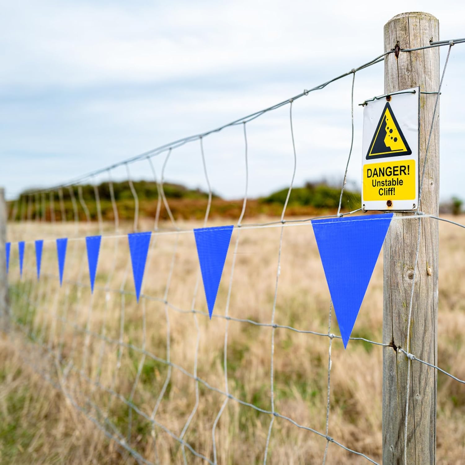 Pennant Safety Flags, Flagging Banner Warning Flag, Marking Flags on String for Parking Lot Events, Traffic Barrier Line, Yard Roof Perimeter, Boundary Construction Workplace 100ft 7x10inch - Image 4