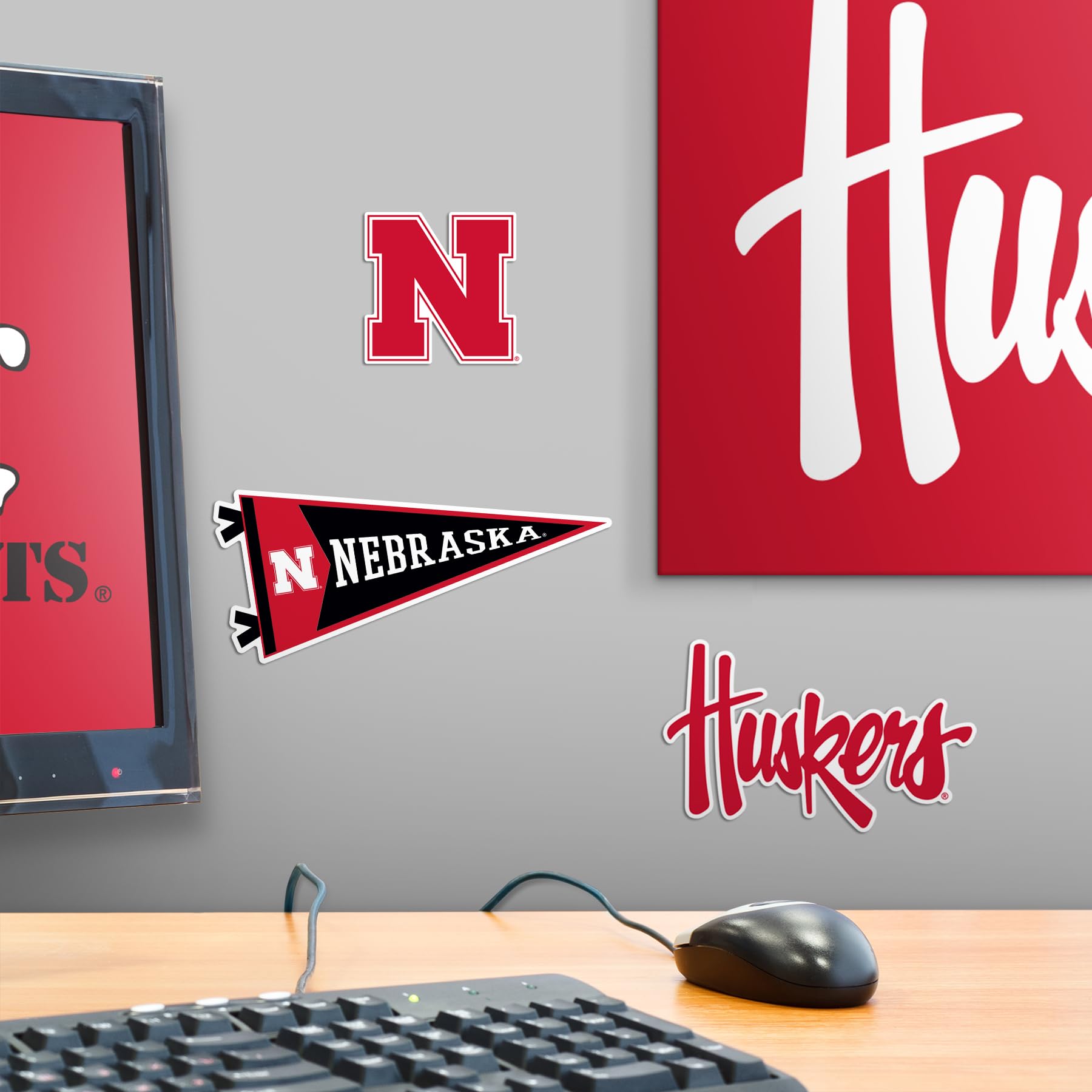 Nebraska Cornhuskers College Vnyl Decal Stckers Football, Baseball, Basketball Gft for Cars