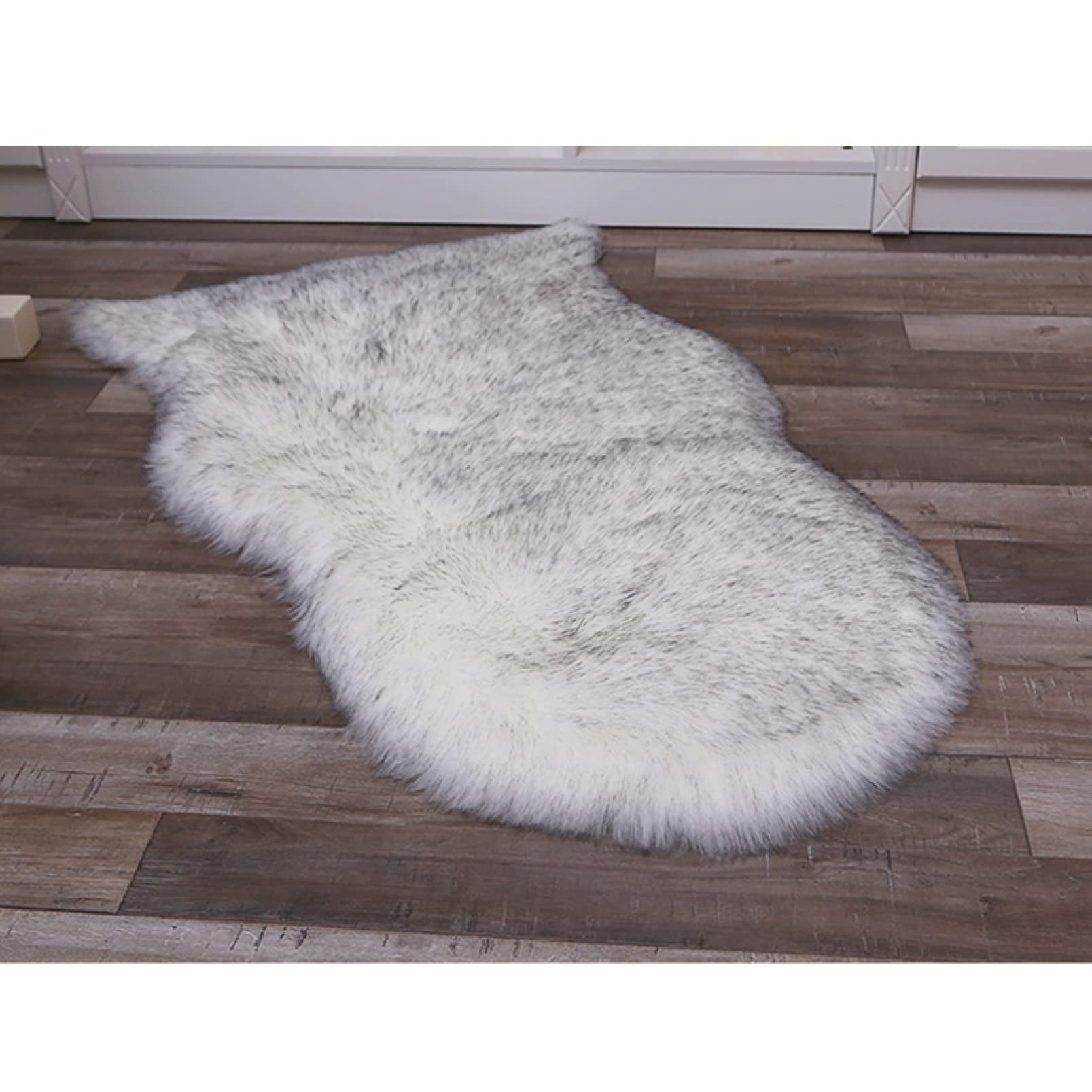 Amazon｜ムートンラグ ファーラグ 40*60cm ファー ラグ フェイクファー