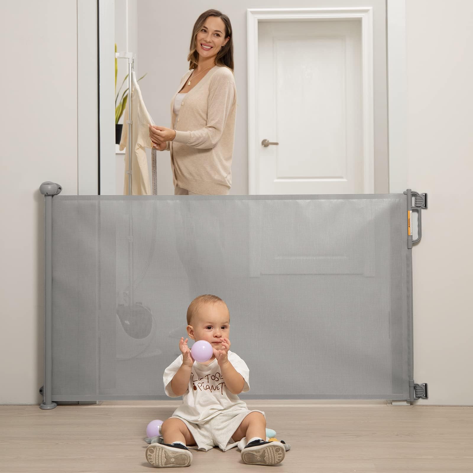 Momcozy Puerta de Escalera Retráctil para Bebé, 33" de Alto, Extiende hasta 55" de Ancho,Diseño Retráctil hacia Arriba y hacia Abajo Puerta de Malla para Perros para Interior/Exterior