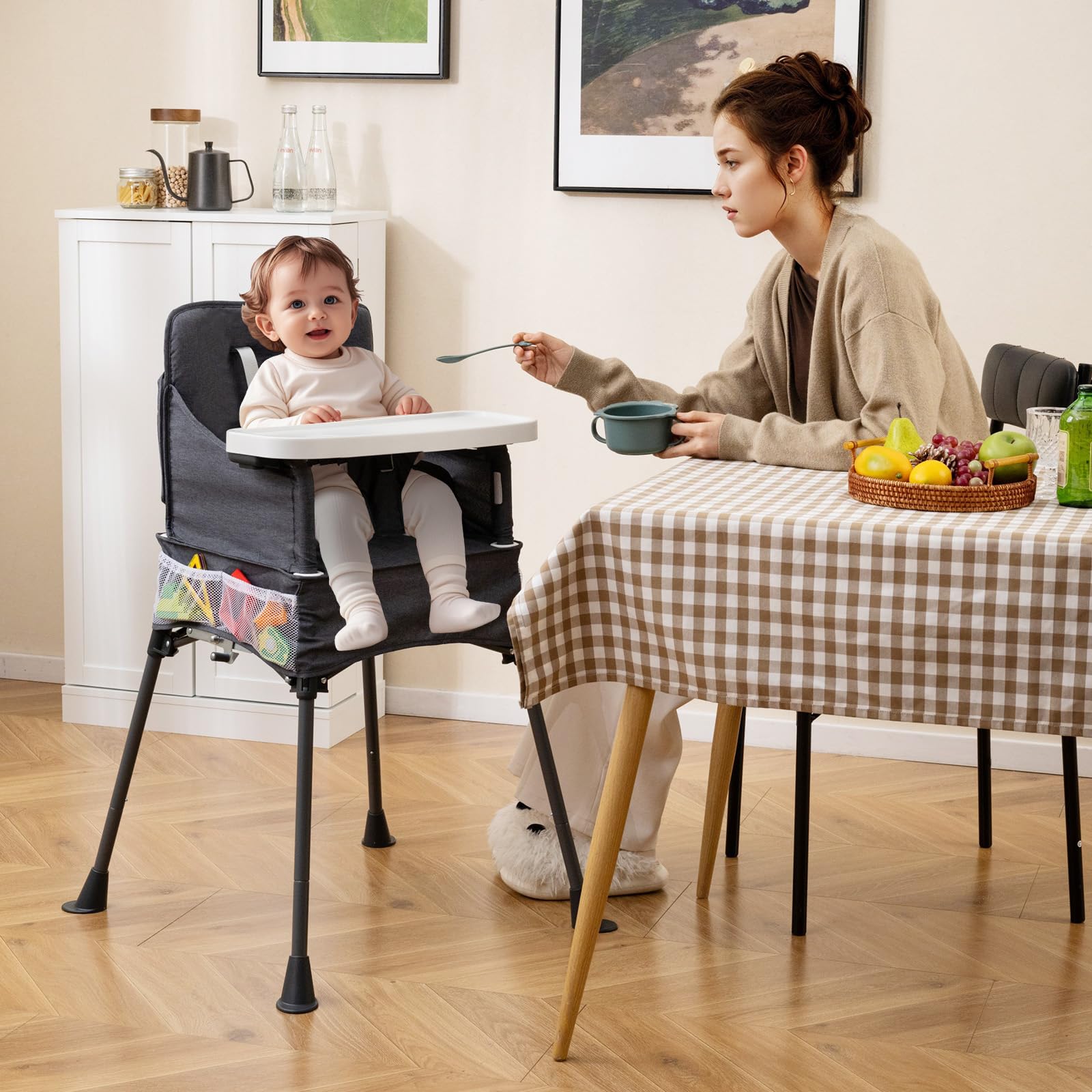 GOPLUS Trona Plegable para Bebés, Silla Alta Portátil Moderna de Viaje con Bandeja de 2 Posiciones, Protector Ajustable de Seguridad, Tejido Lavable, Bolsillos para Comer para Bebés de 6 a 36 Meses
