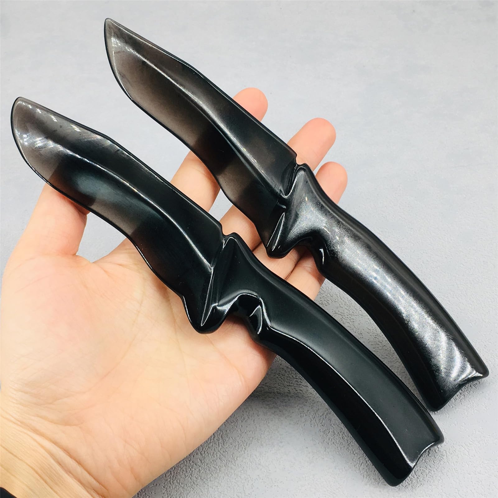 Amazon.co.jp: GUSGL 黒曜石ナイフ、天然原石手彫りエネルギークォーツ