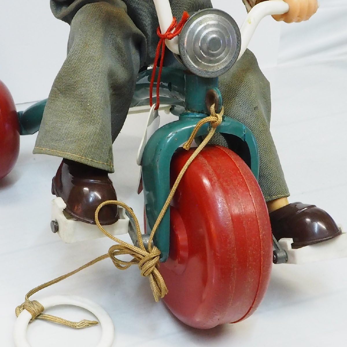 Amazon | 不二家のペコちゃん似の人形引き車 三輪車フィギュア