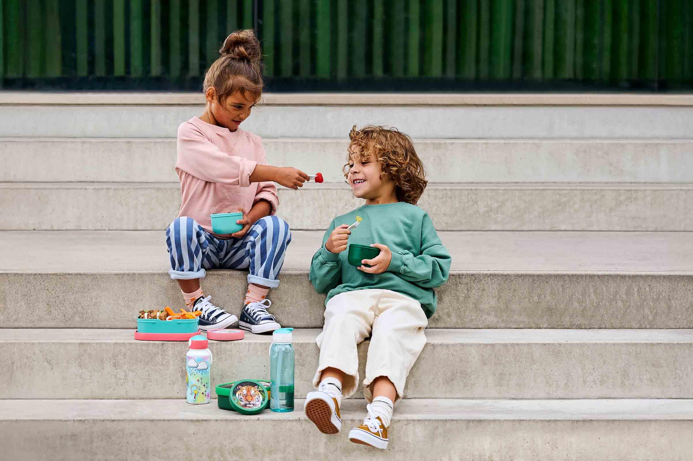 Mepal - Pausenset Campus - Set für Kinder mit Pop-up Trinkflasche, Lunch Box & Obstbox - Lunch-Set für die Schule oder unterwegs - Spülmaschinenfest - 400 + 750 + 300 ml - Cool blue