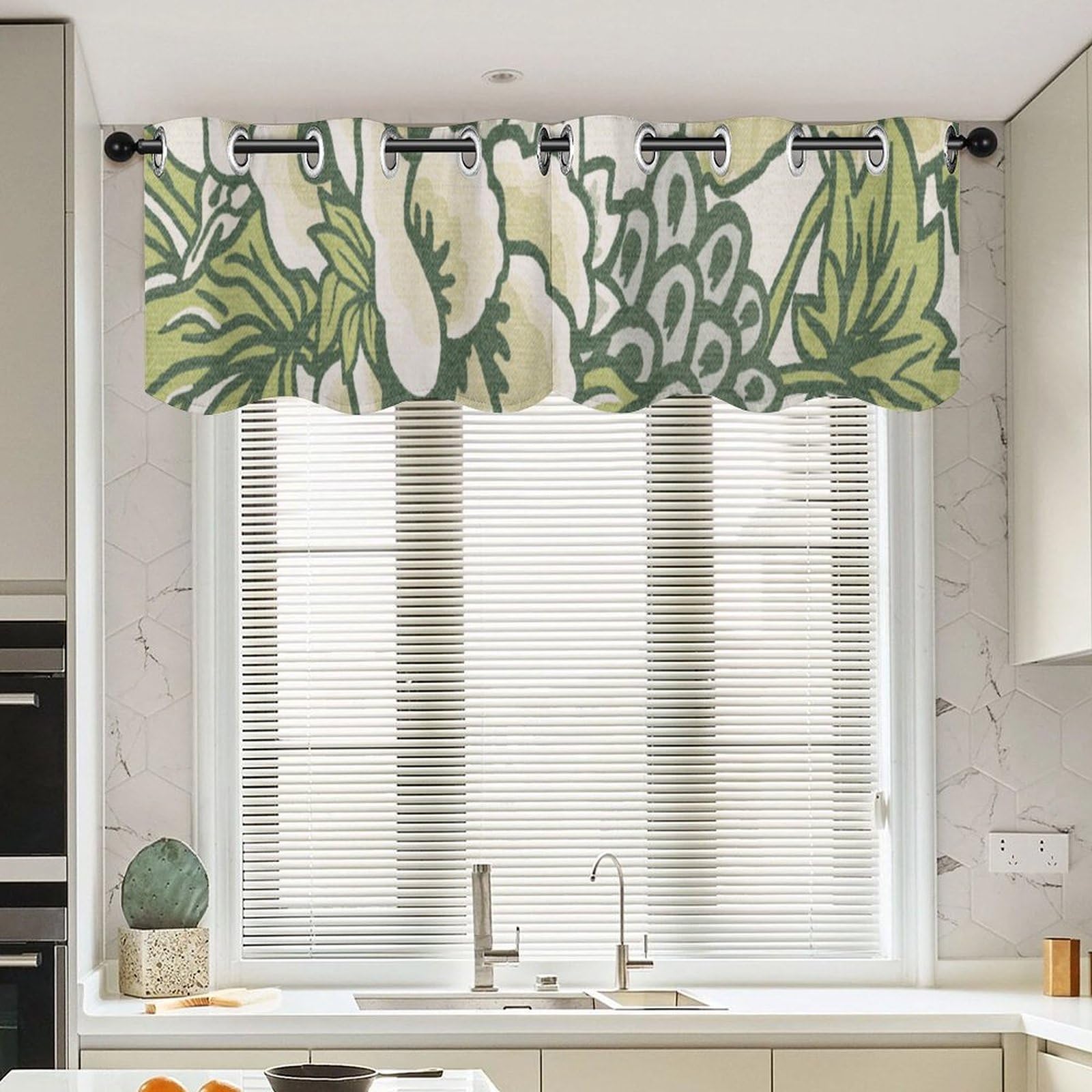 Petit rideau de cuisine occultant léger cantonnière chinoiserie contre le vis-à-vis fenêtre