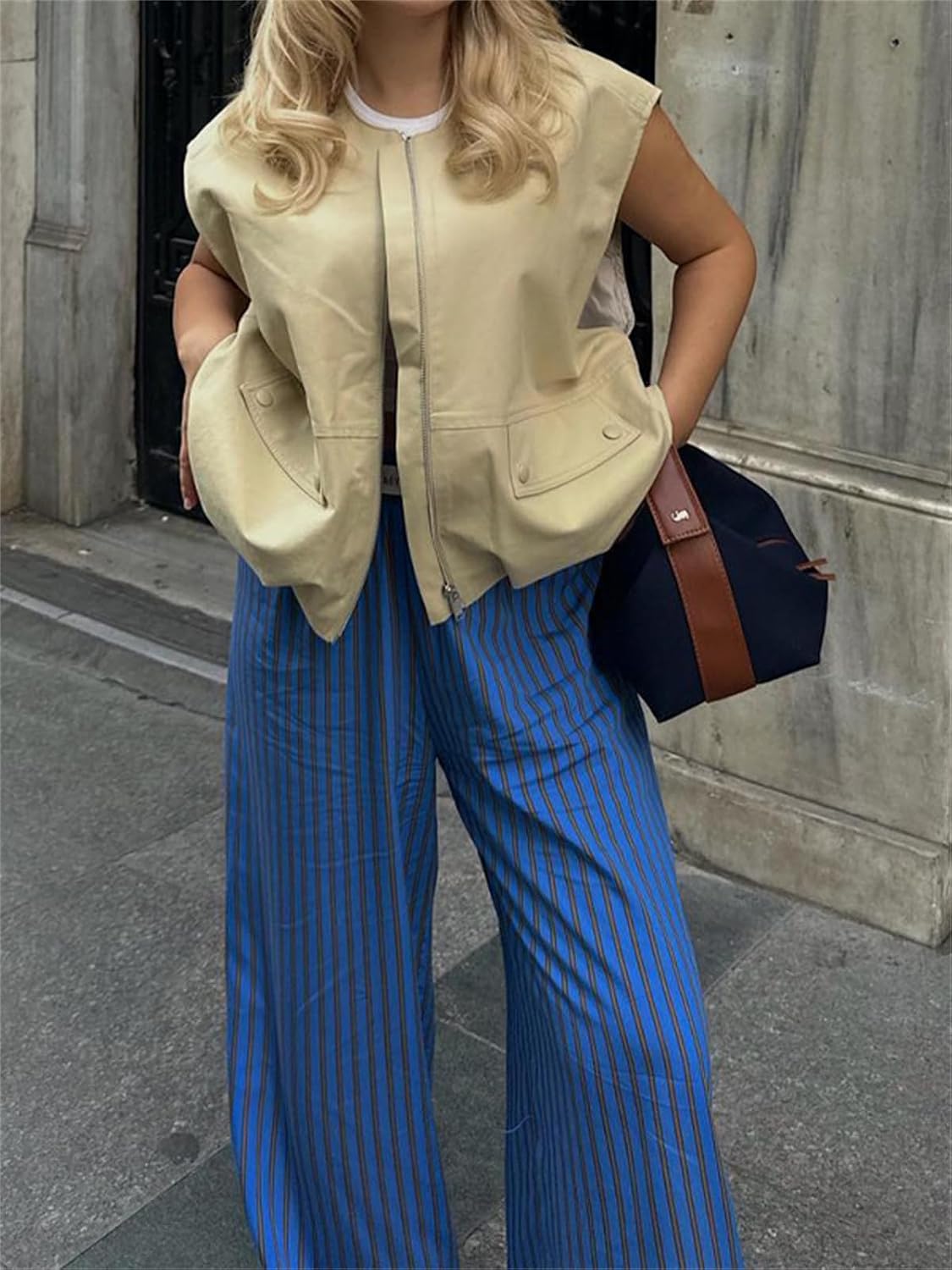 PAODIKUAI Women's Casual Zip Up Vest Cargo Ruched Hem Lightweight Sleeveless Blazer Oversized Jackets Top with Pockets - Image 4