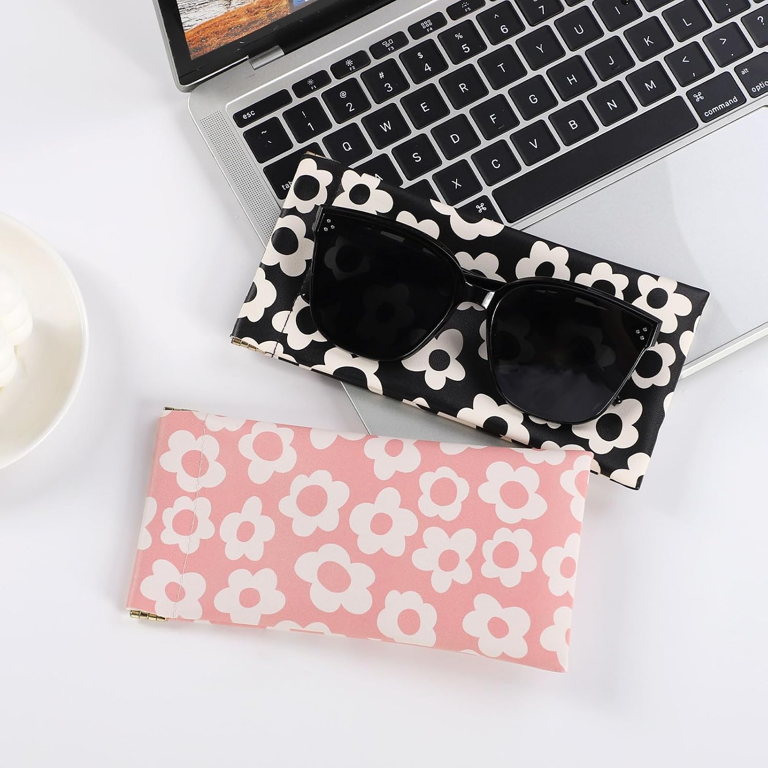Sightor Sunglass Case, 2 PCS Soft Glasses Pouch Cute Sunglasses Organizer Portable Squeeze Top Leather Eyeglass Case