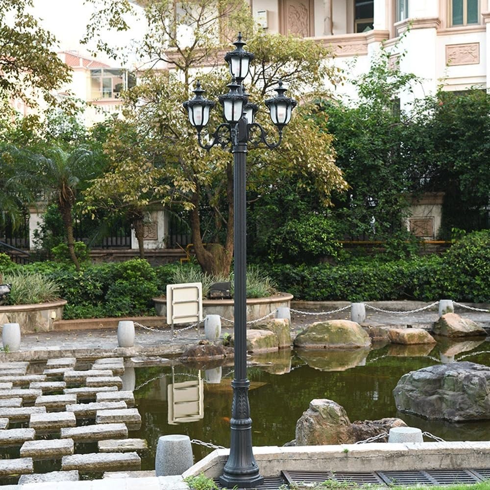 5-lampowa lampa uliczna z wysokim słupem