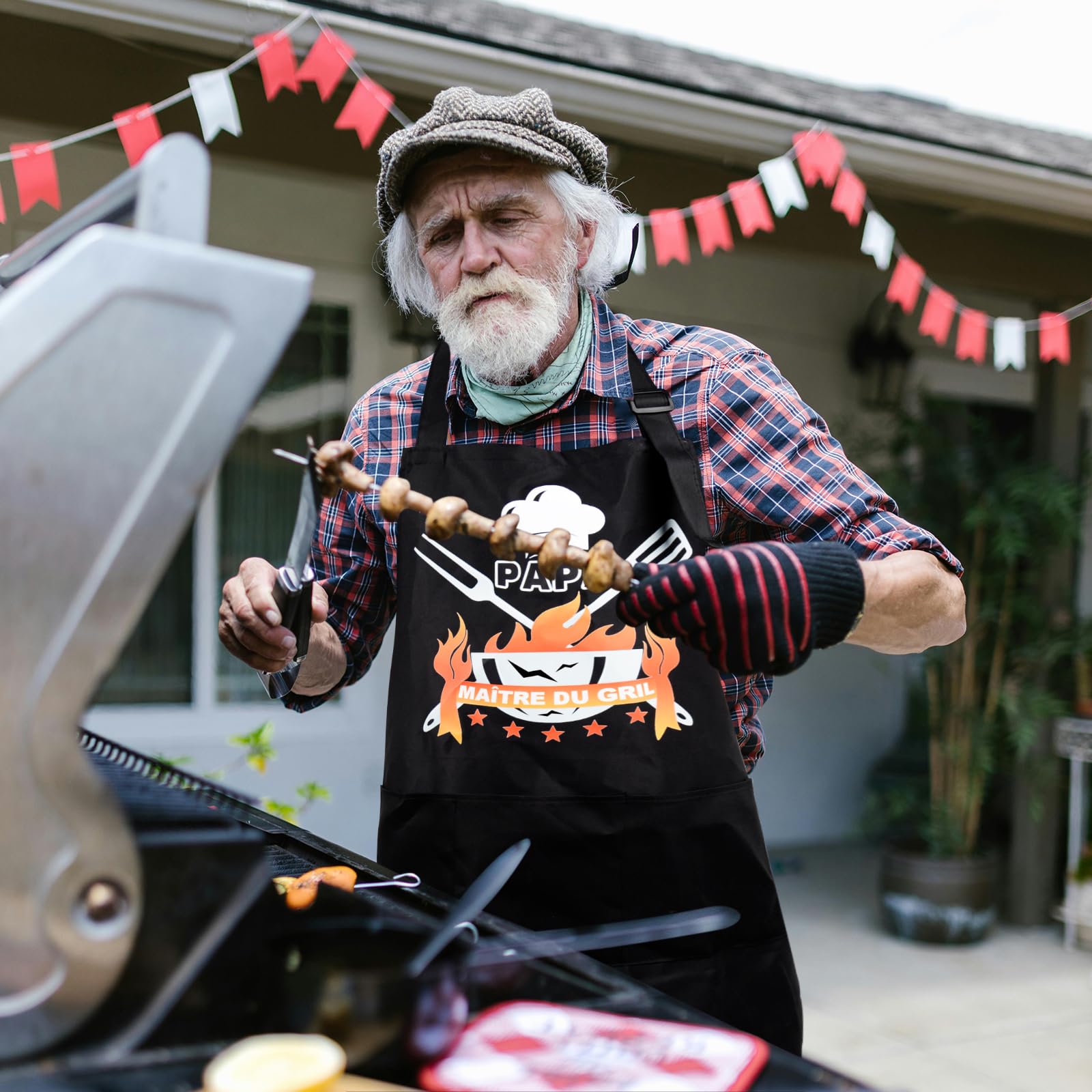 Tablier Barbecue Homme Cadeau Fete Des Peres Tablier Cuisine Homme Humour Cadeau Anniversaire tablier Papa Barbecue Chef Humoristique Accessoire Avec 3 Poches Pour BBQ Fête Noël
