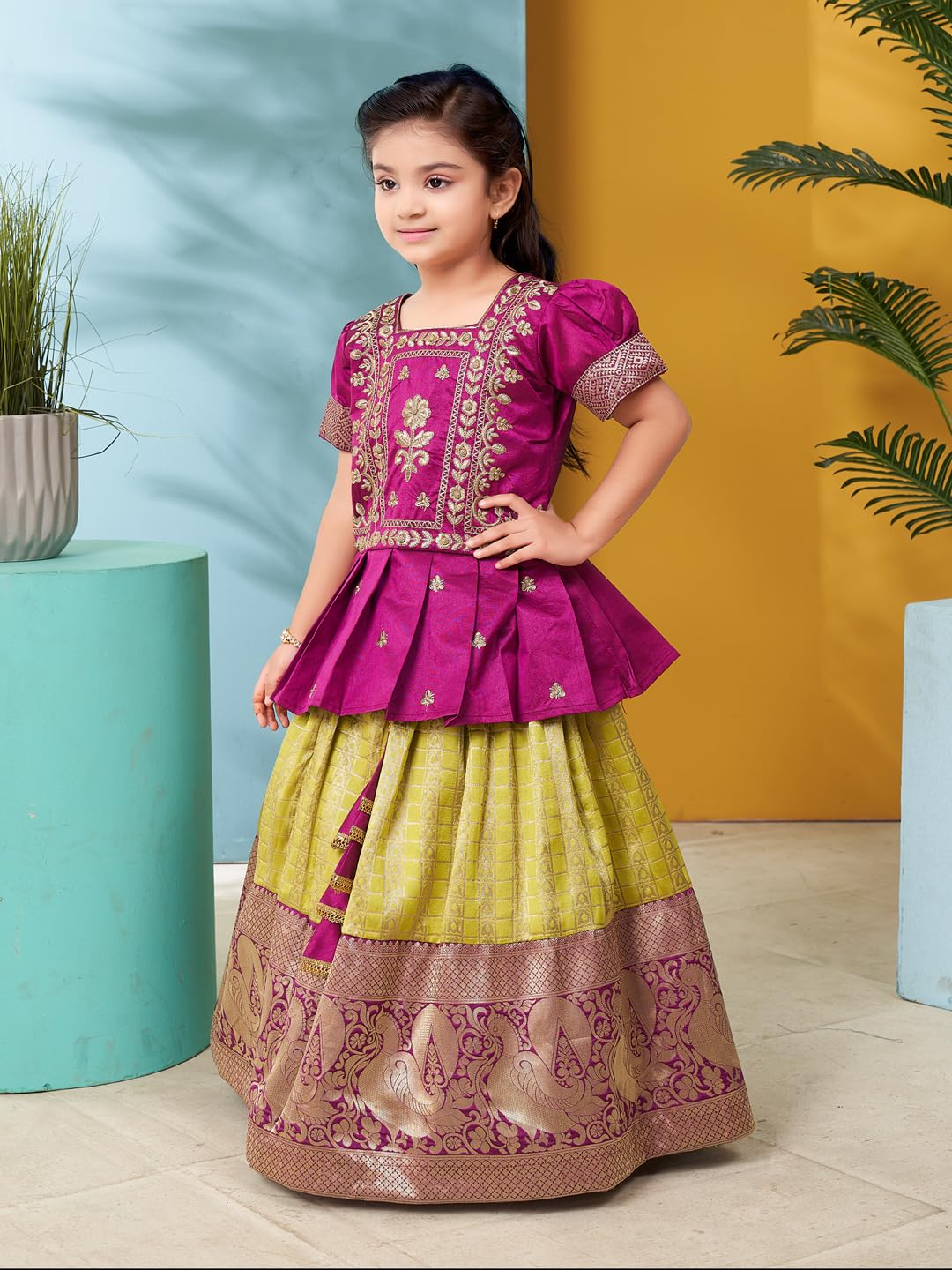Aarika Girls Etnico Abbigliamento Viola Colore Zari Filo Ricamo Seta Lehenga Choli Set Viola-Verde, 10-11 anni