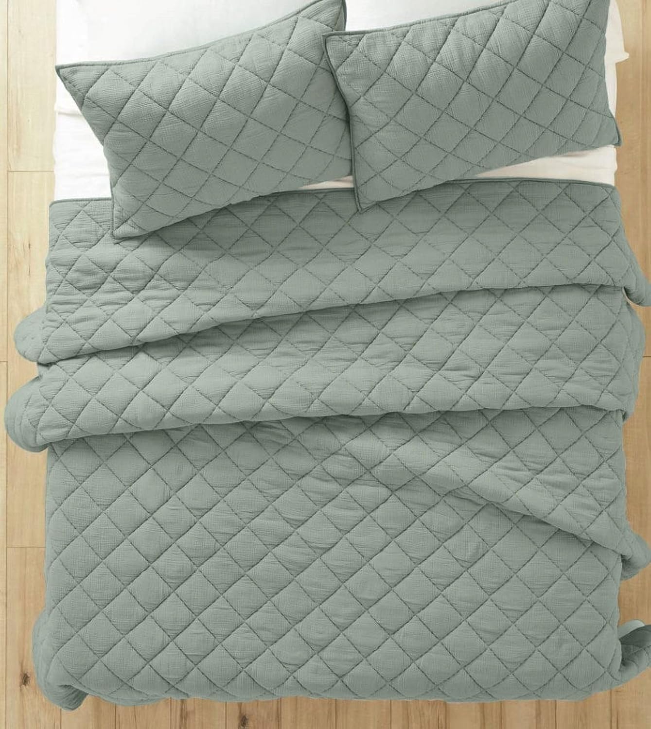 P LRA Diamond Gauze Quilt, Sage, King Fabric Content