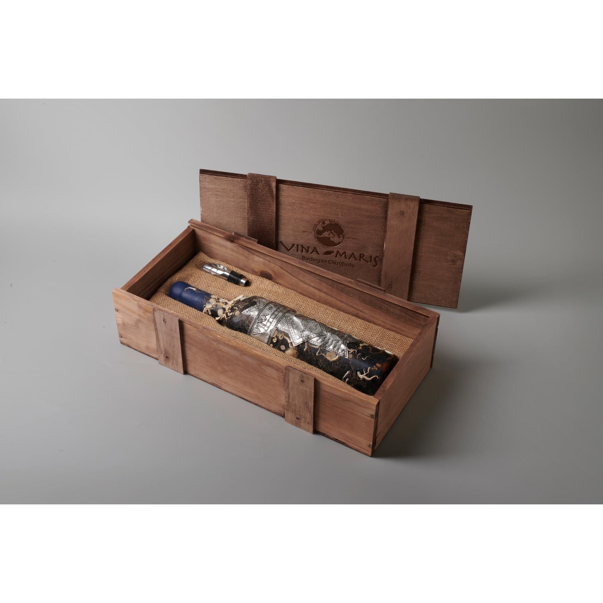 Vina Maris 2017 | Vino Tinto Crianza Submarina | Crianza Bajo el Mar Mediterráneo | Edición Limitada | Vino Gourmet Premium | Roble Francés | 75cl | Estuche de Regalo