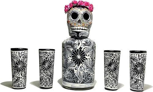 Tequila Decanter Set, Liquor Decanter with Shot Glasses and Mexican Sombrero, Hand-painted Decanter, Skull Decanter, Bar Decoration, Unique Tequila disponible en Yaxa Colombia