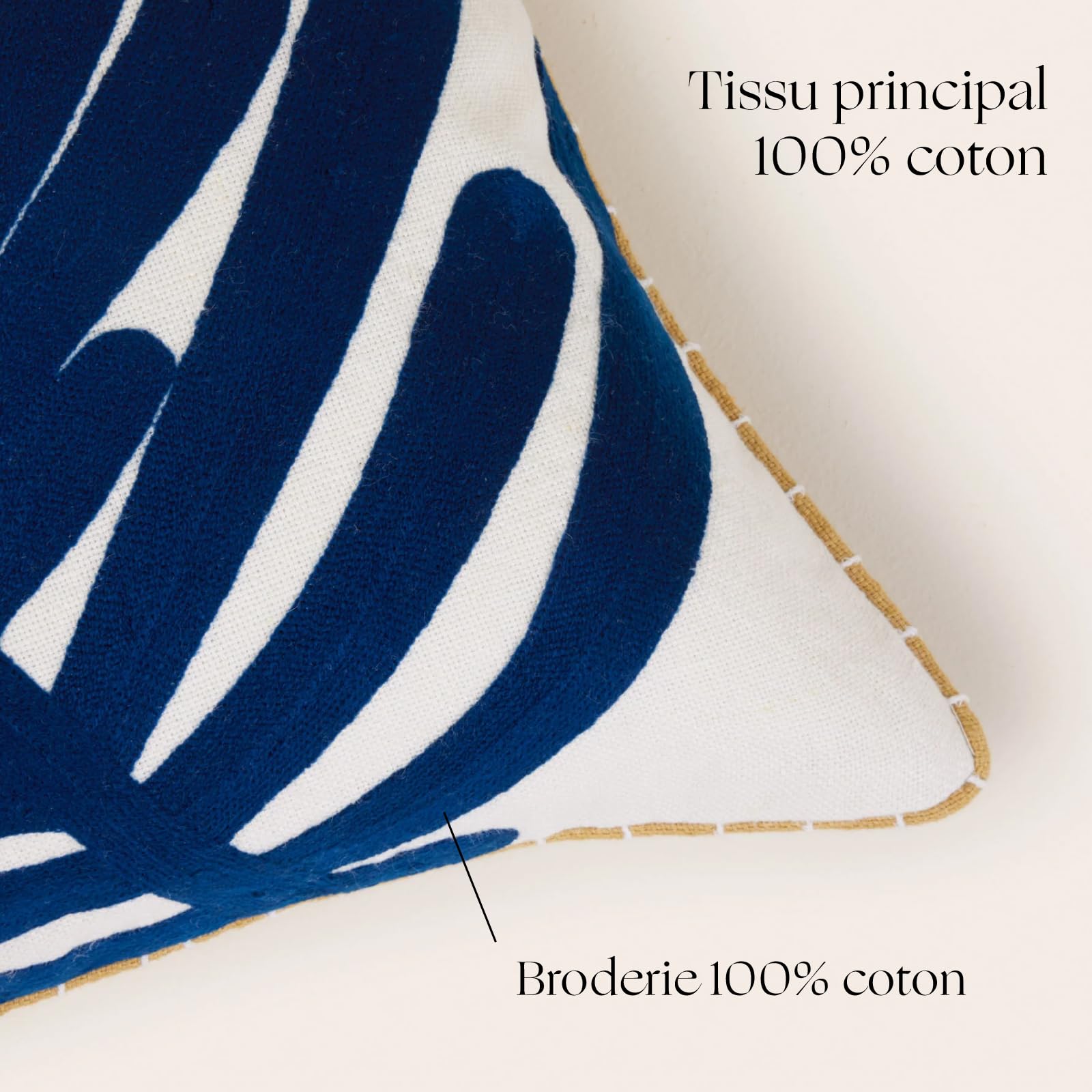 Madura - Housse de Coussin Lin Brodée 40x40 cm - Feuille de Palmier - Broderie Élégante - Collection Tropicale - Ecru Indigo - Décoration Salon Chambre Canapé - TROPI