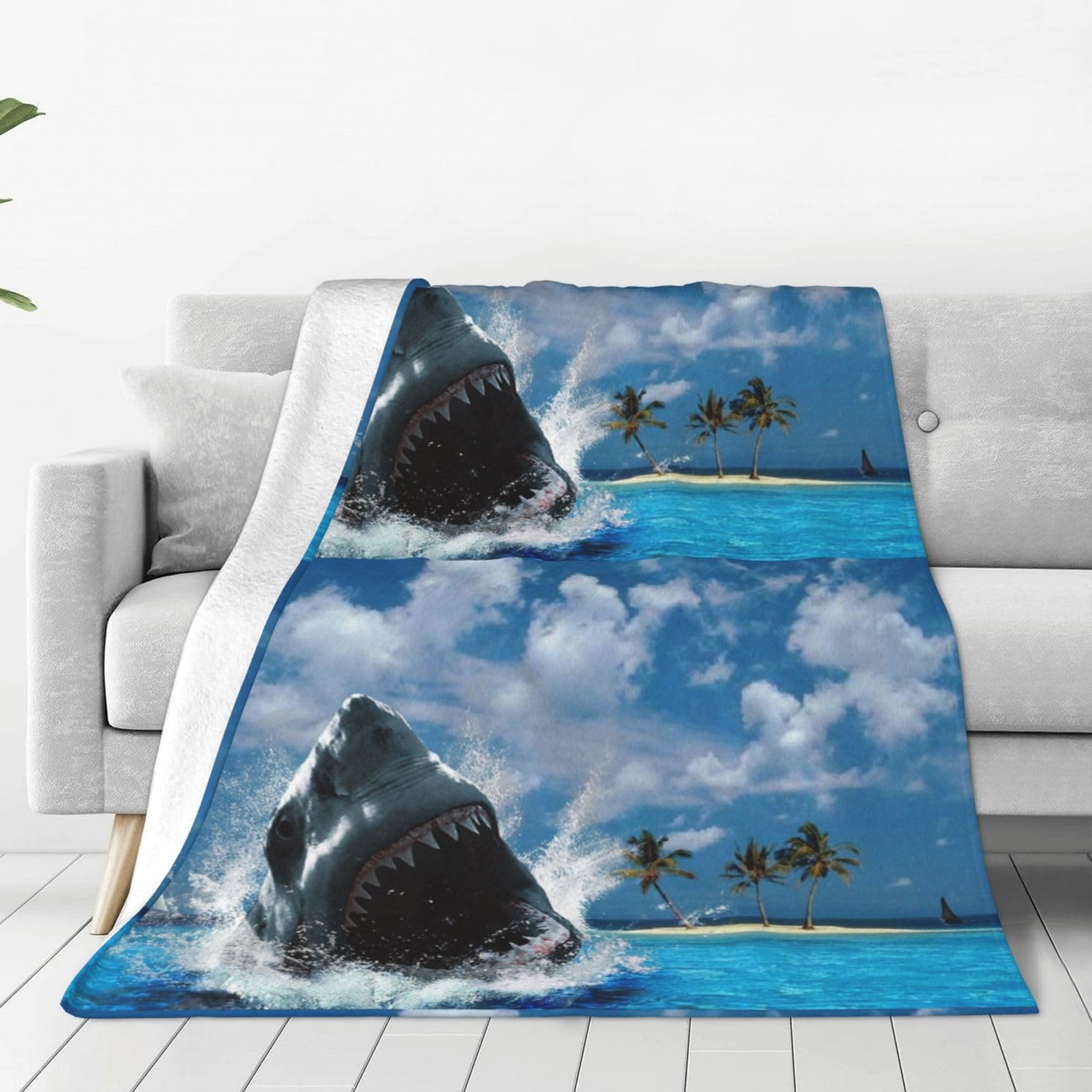 Couverture polaire requin contre le froid sur le canapé, plaid flanelle douce et chaud