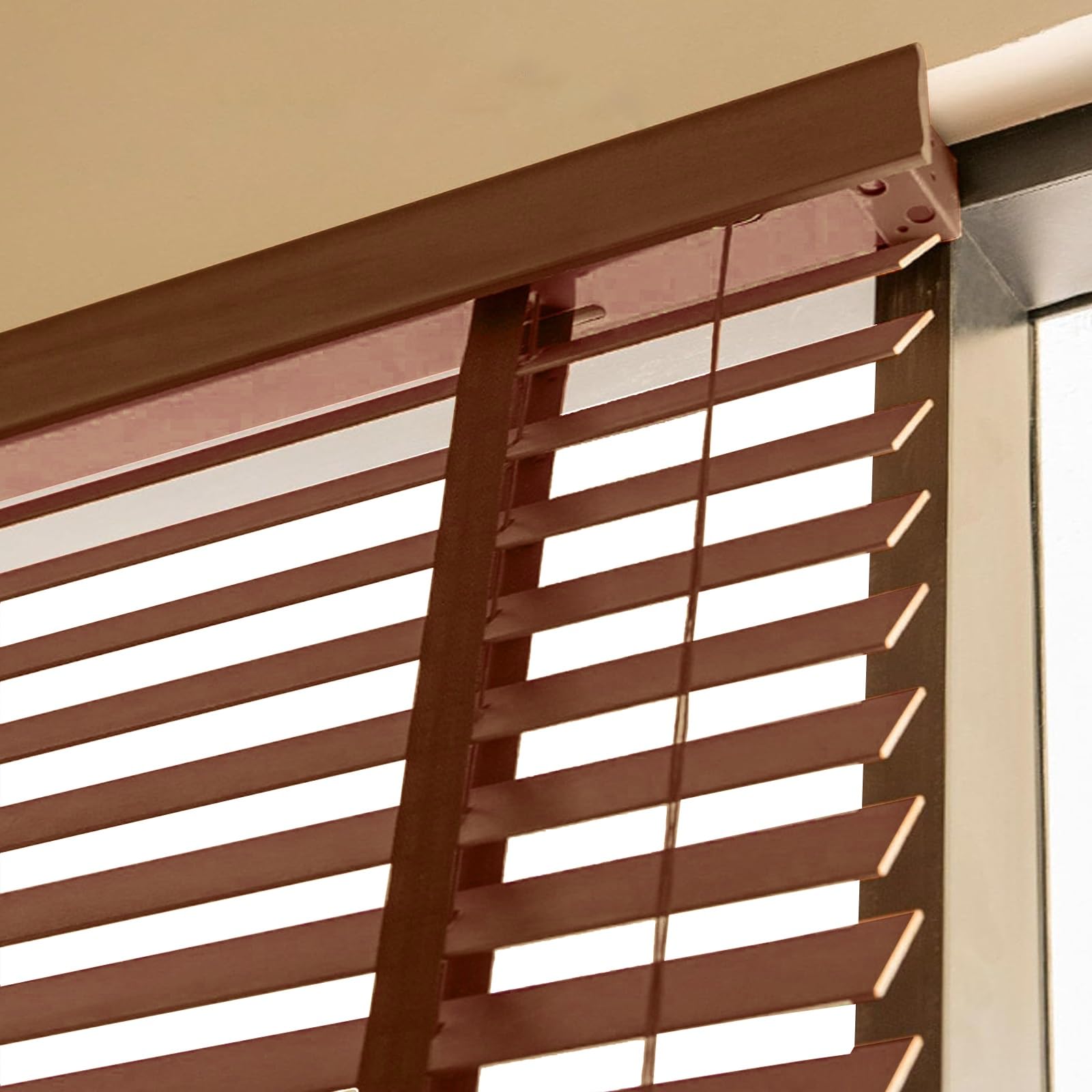 Persiana veneciana de madera para salones, balcones y puertas interiores
