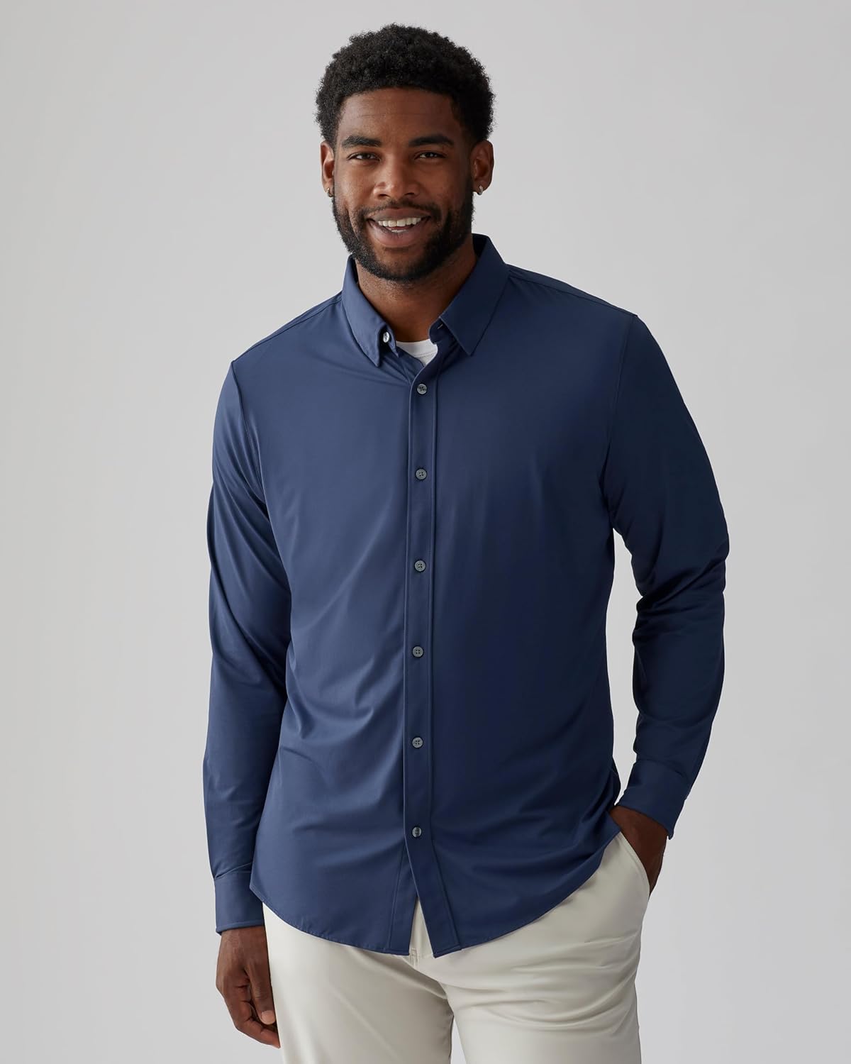 Rhone Camisa social masculina Commuter, slim fit, confortável, elástico em quatro direções, não amassa, antiodor em promoção! Veja a oferta e mais achadinhos de Camisas 7 Hoje é o melhor dia para comprar Rhone Camisa social masculina Commuter, slim fit, confortável, elástico em quatro direções, não amassa, antiodor com aquele preço maroto! Promoção! Aproveite a oferta! 7