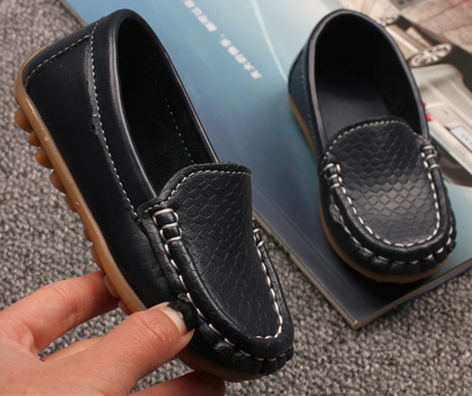 Mocassins pour Enfant Cuir Bateau Chaussures Garçon Mode Oxford Chaussures Fille Décontracté Confortable Mocassin Plates Loafers, Bleu foncé 35 EU