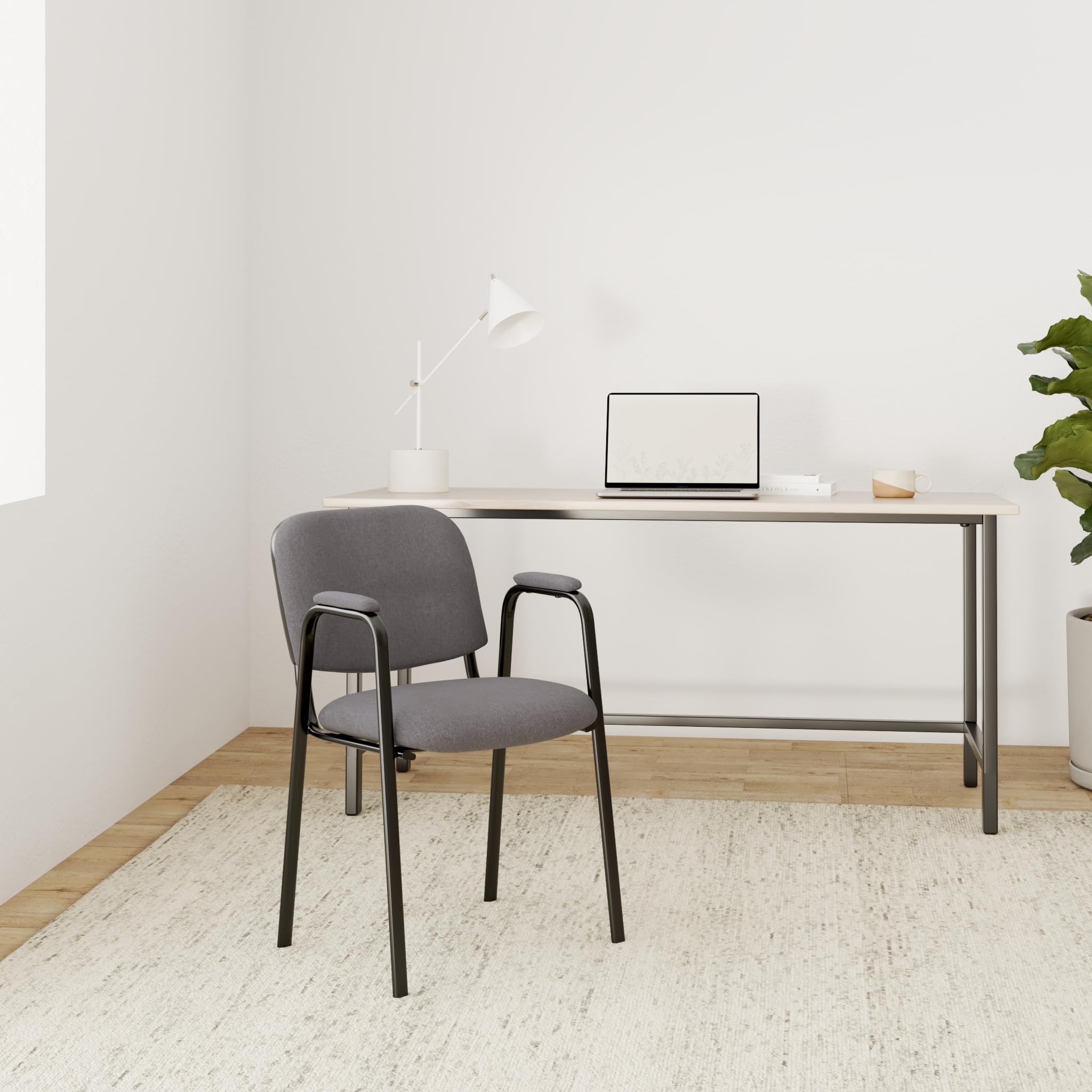 CLP Chaise de conférence Ken Pro empilable avec accoudoirs rembourrés, revêtement Tissu, piétement métal Noir Robuste jusqu'à 150 kg, Couleur:Gris