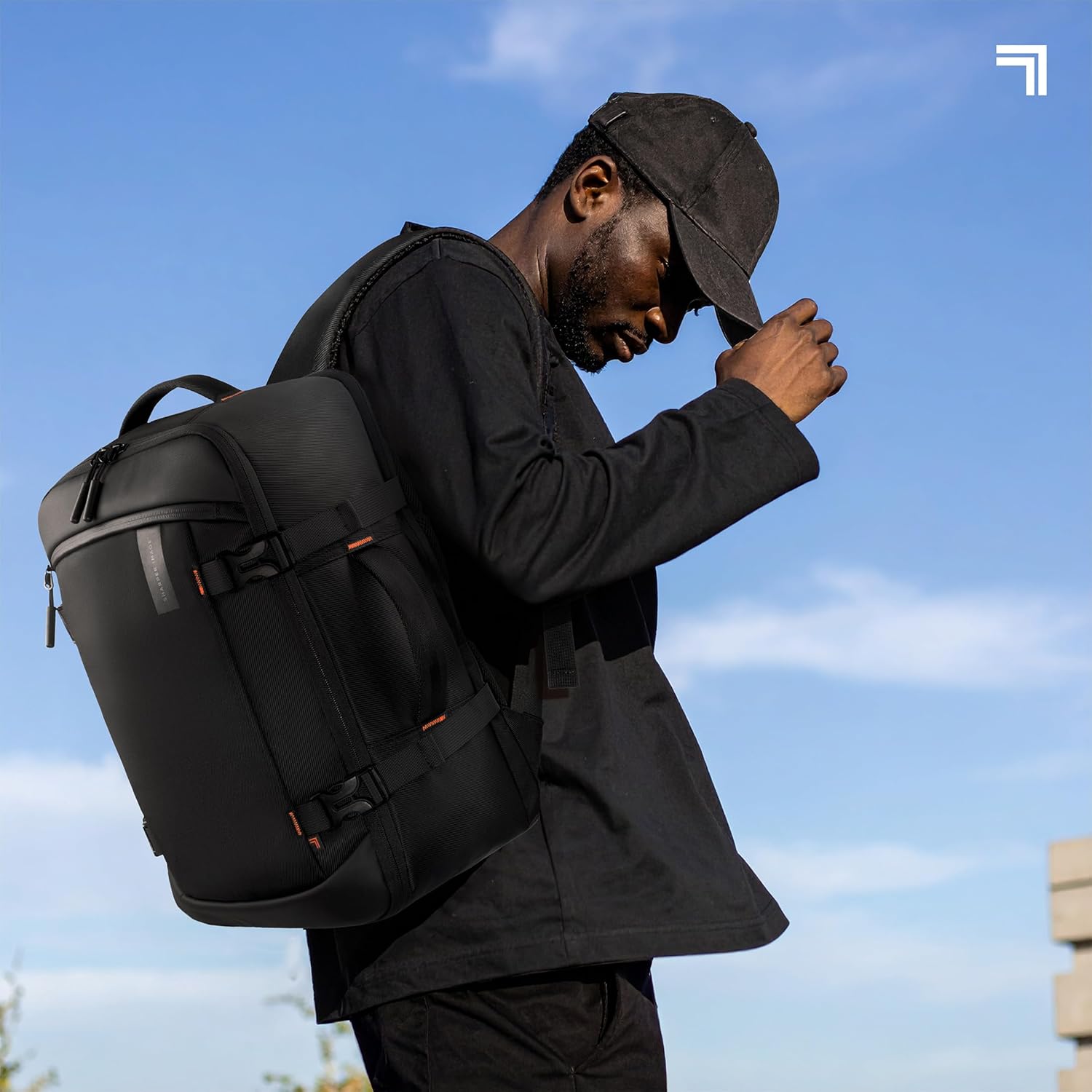 Sharper Image Travel Backpack for Men & Women 23L TSA Flight Approved Weekender Bag for Carry On Luggage, Fits 17” Laptop, Water Resistant Casual Daypack for Traveling, Black (Venture Collection)