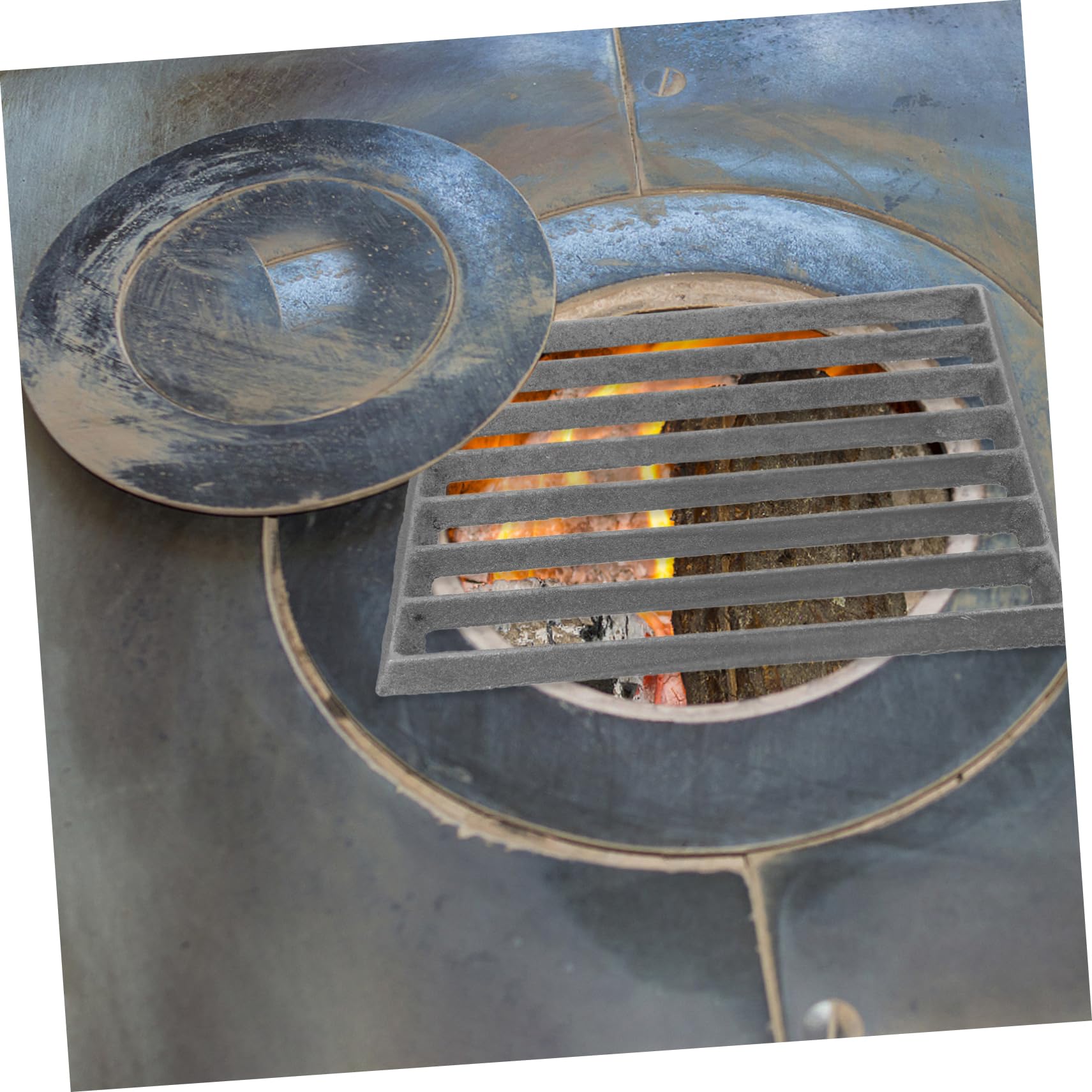 Rechteckiger Grillrost aus Gusseisen Vielseitig Einsetzbar mit Maximaler Wärmespeicherung Robustes Schwarzes Material als Ersatzrost für Grill und Kamin