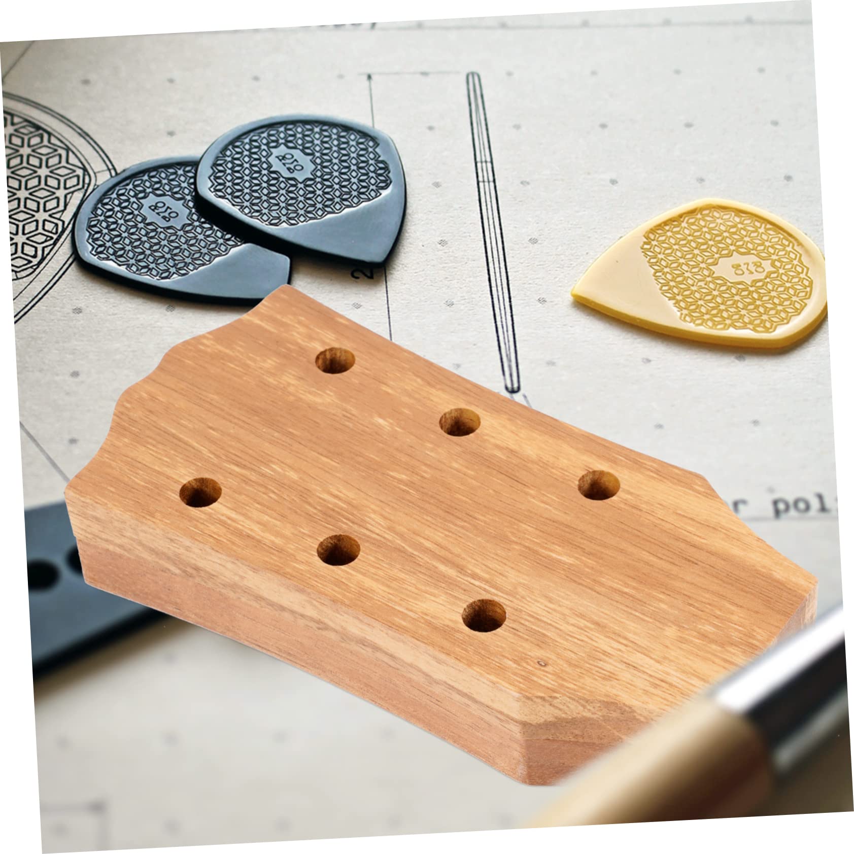 GOOHOCHY Wooden Guitar Pick Holder Box Portable Plectrum Storage Container Lightweight Design for Organizing Guitar Picks and Items for Musicians and Guitar Enthusiasts