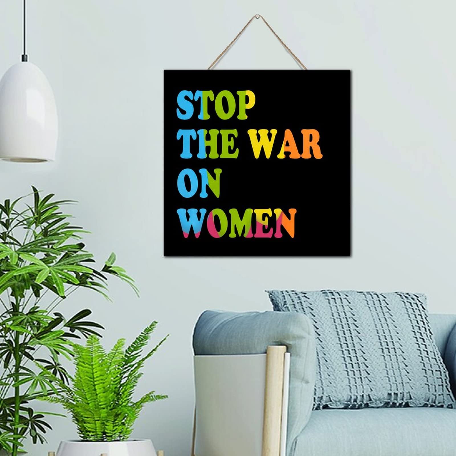 Stop The War on Women : panneau bois vieilli pour une maison engagée