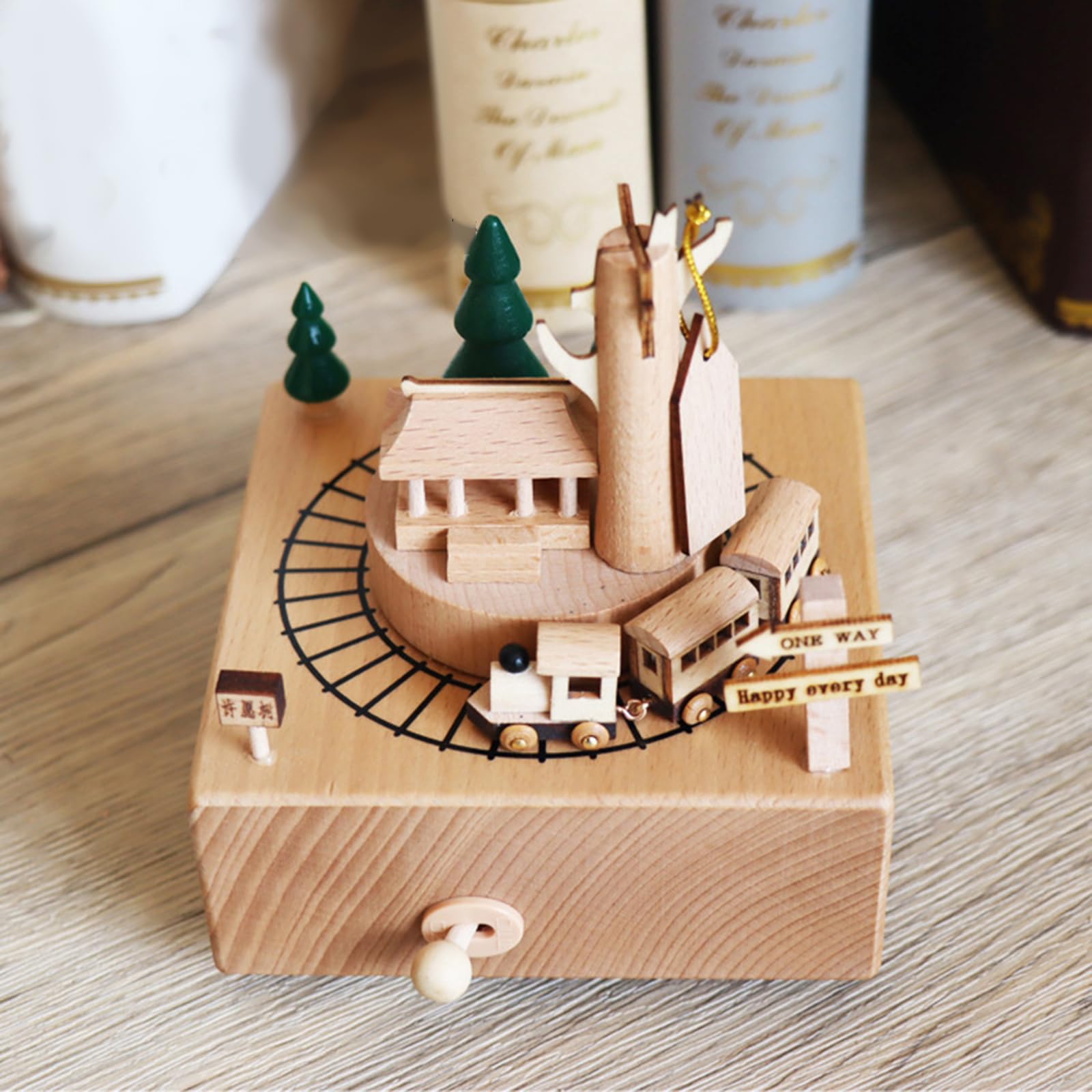 Hand Wood Music Box con treno rotante, regalo di compleanno, ornamento a forma di cartone animato, decorazione per la casa, tablet