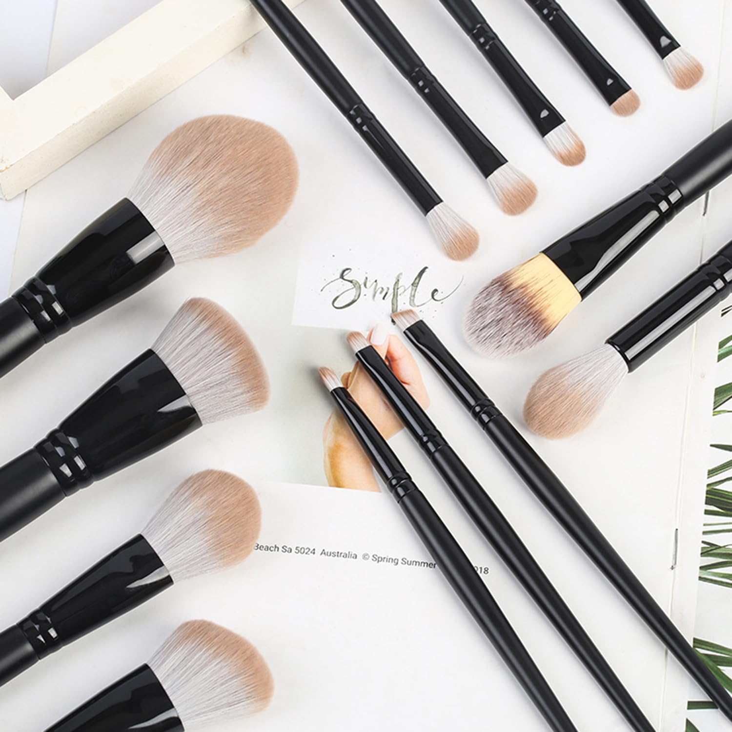 15 Pcs Makeup Brushes Set, Makeup Sponge Eggs With Case, Long Handle Loose Powder Contour Makeup Brush Fluff Large Face Brush for Liquid, Cream,Buffing (15 brushes + bag)