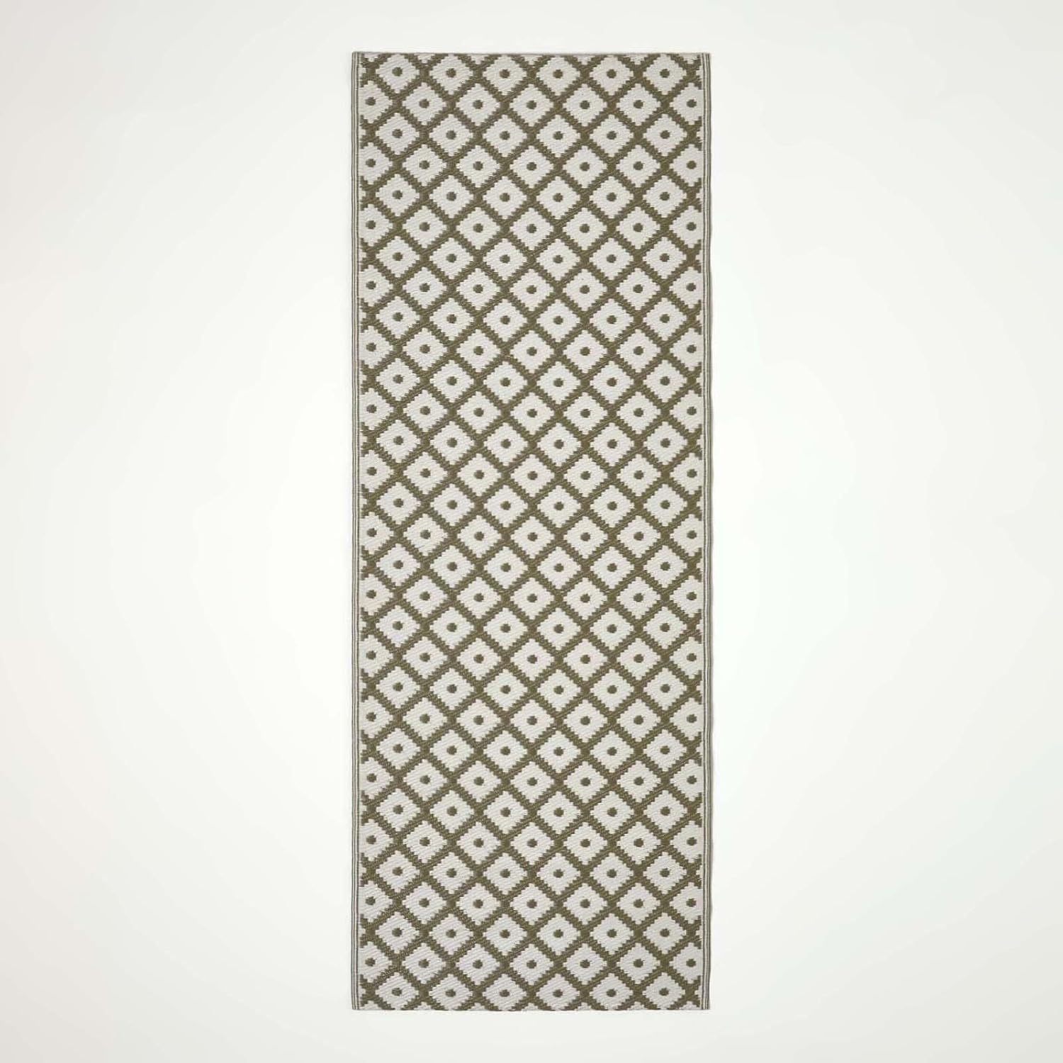HOMESCAPES White & Green Outdoor Rug for Garden or Patio 100 Recycled
