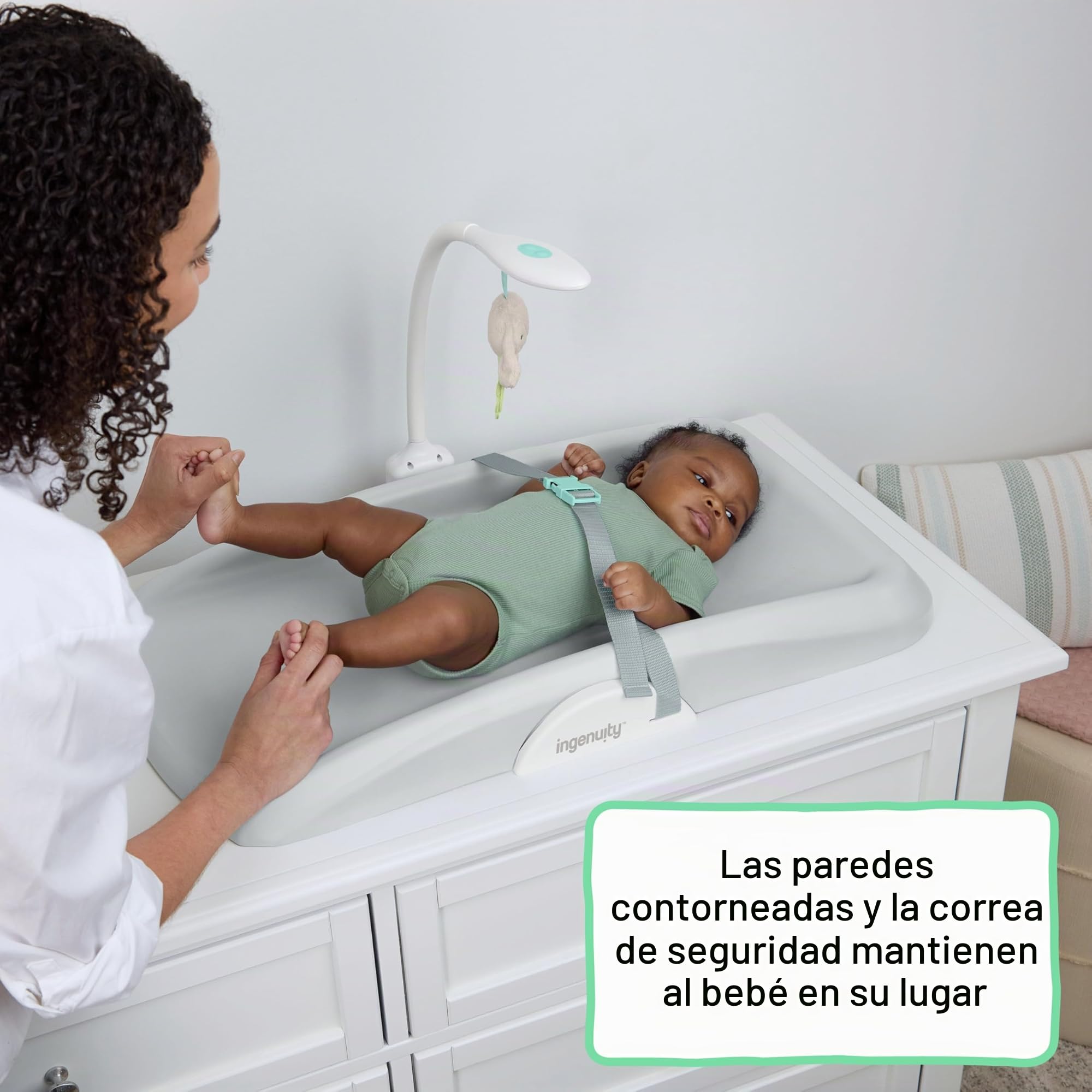 Ingenuity Cambiador Day & Night Sylvi para bebé, con luz nocturna y opción de luz roja para favorecer el sueño, fácil de limpiar, desde recién nacidos