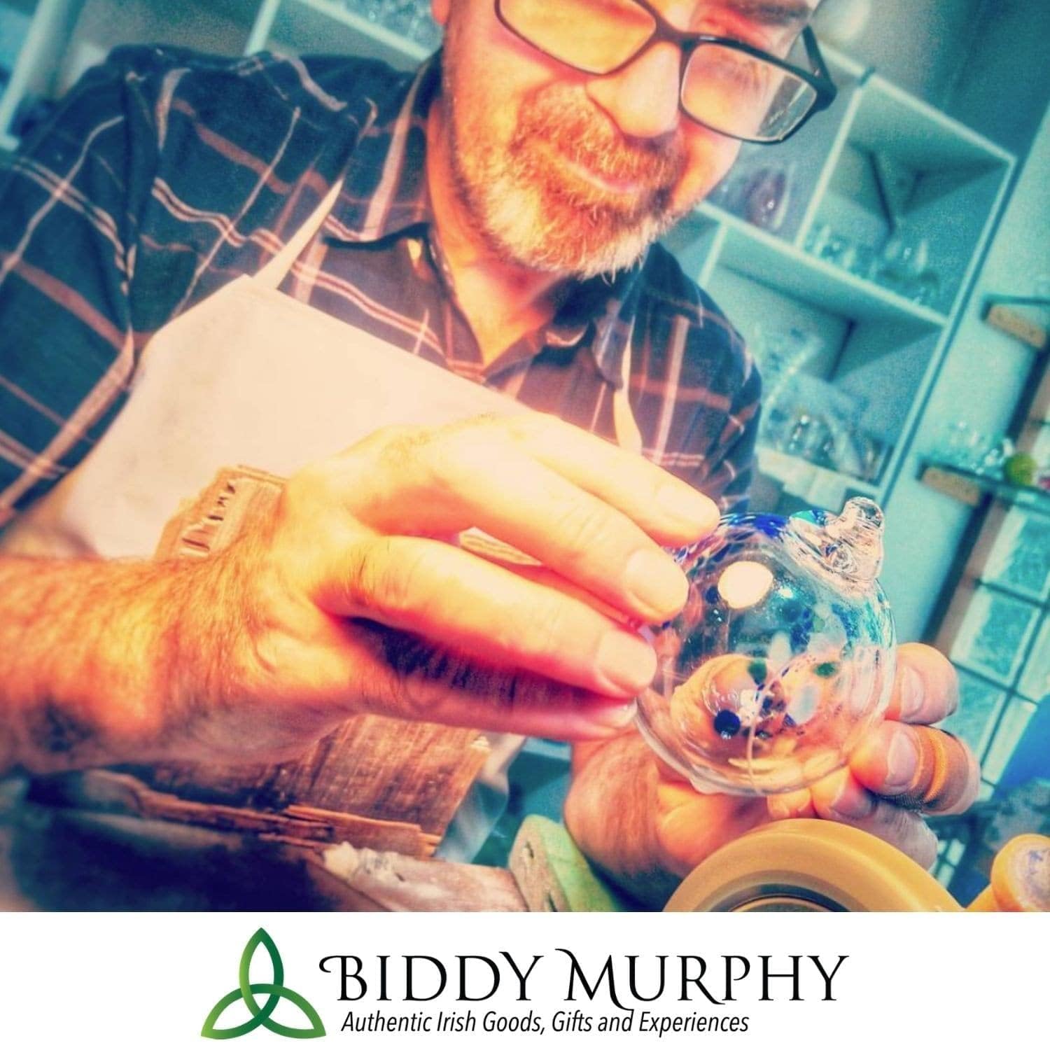 Biddy Murphy Handmade Irish Hanging Ornament, Emerald Clover Shamrock Design, Unique Glass Bauble, Hand Blown in Ireland, Ideal Gift for Christmas or Special Occasions