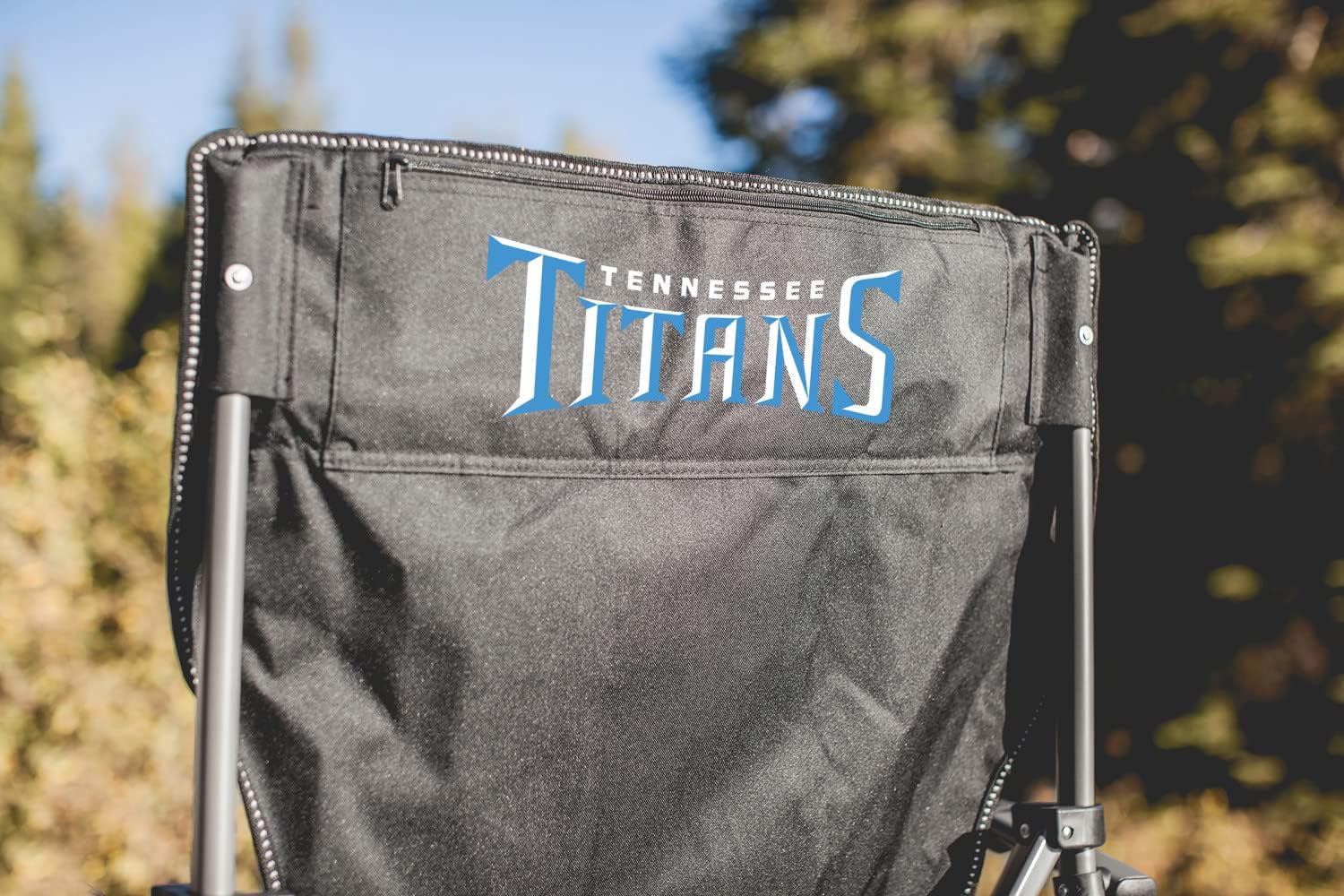 Picnic TIME NFL Tennessee Titans Big Bear XXL Camp Chair with Cooler, Heavy Duty Beach Chair, 500 lb Capacity Camping Chair with Carry Bag, (Black)