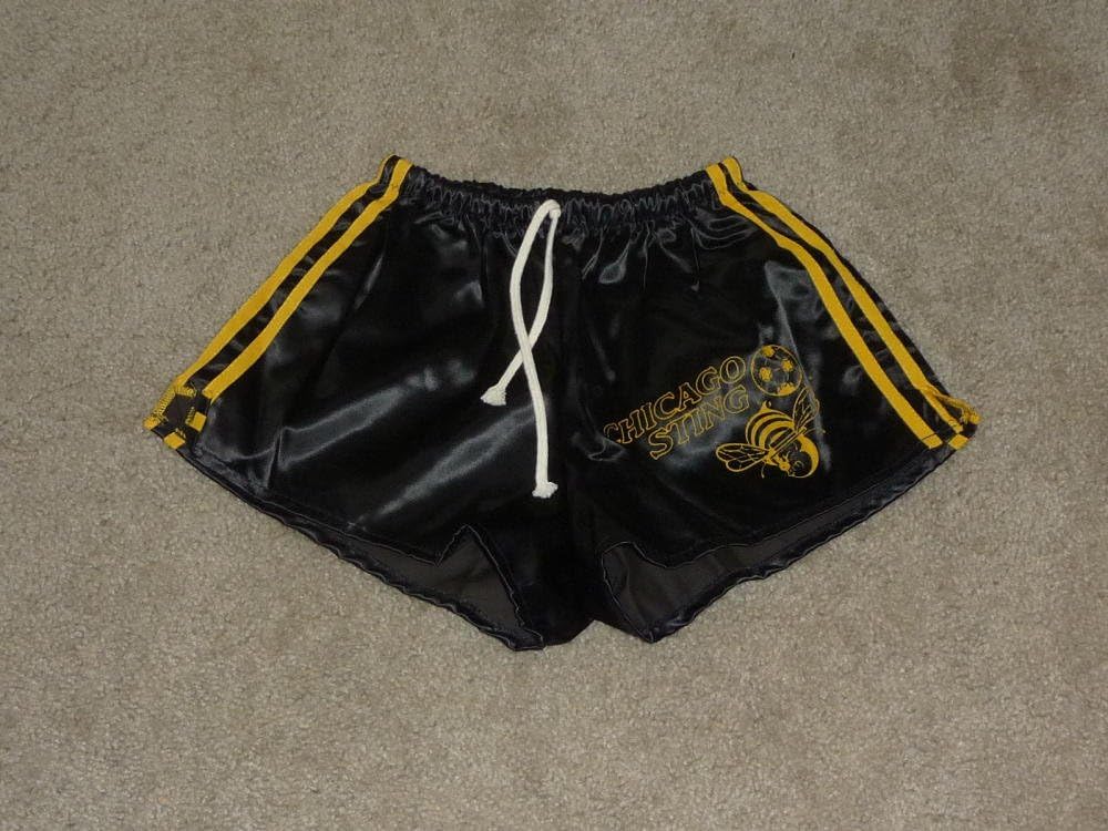 VINTAGE 1970'S 1980'S CHICAGO STING SOCCER SHORTS SIZE SMALL AWESOME at  Amazon's Sports Collectibles Store