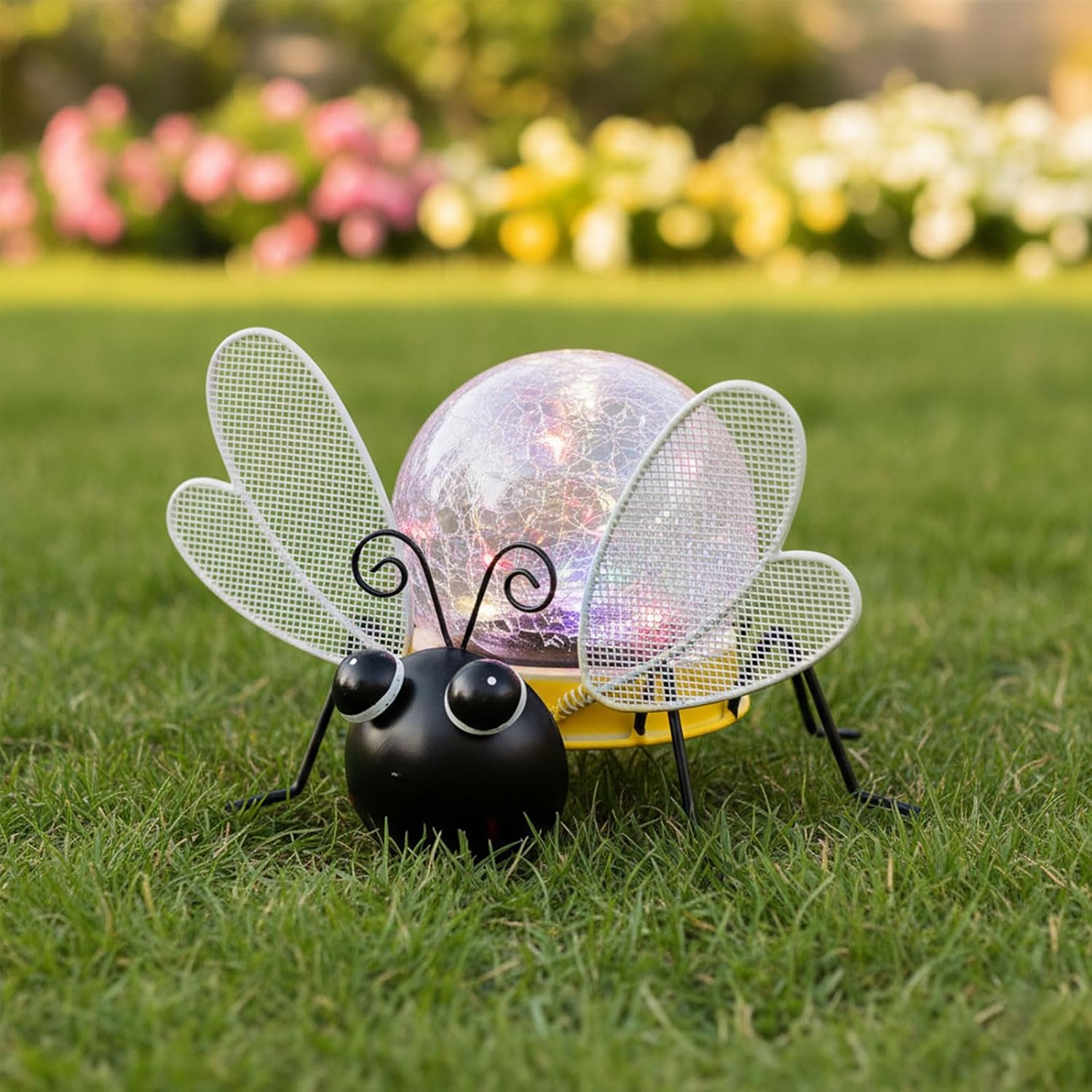 Solar Lights Outdoor Bee Decor with Crackle Glass Globe Lights - Cute Metal Bee Decor for Yard Lawn Patio Porch Pathway Tabletop, Housewarming Gifts for Mom Women