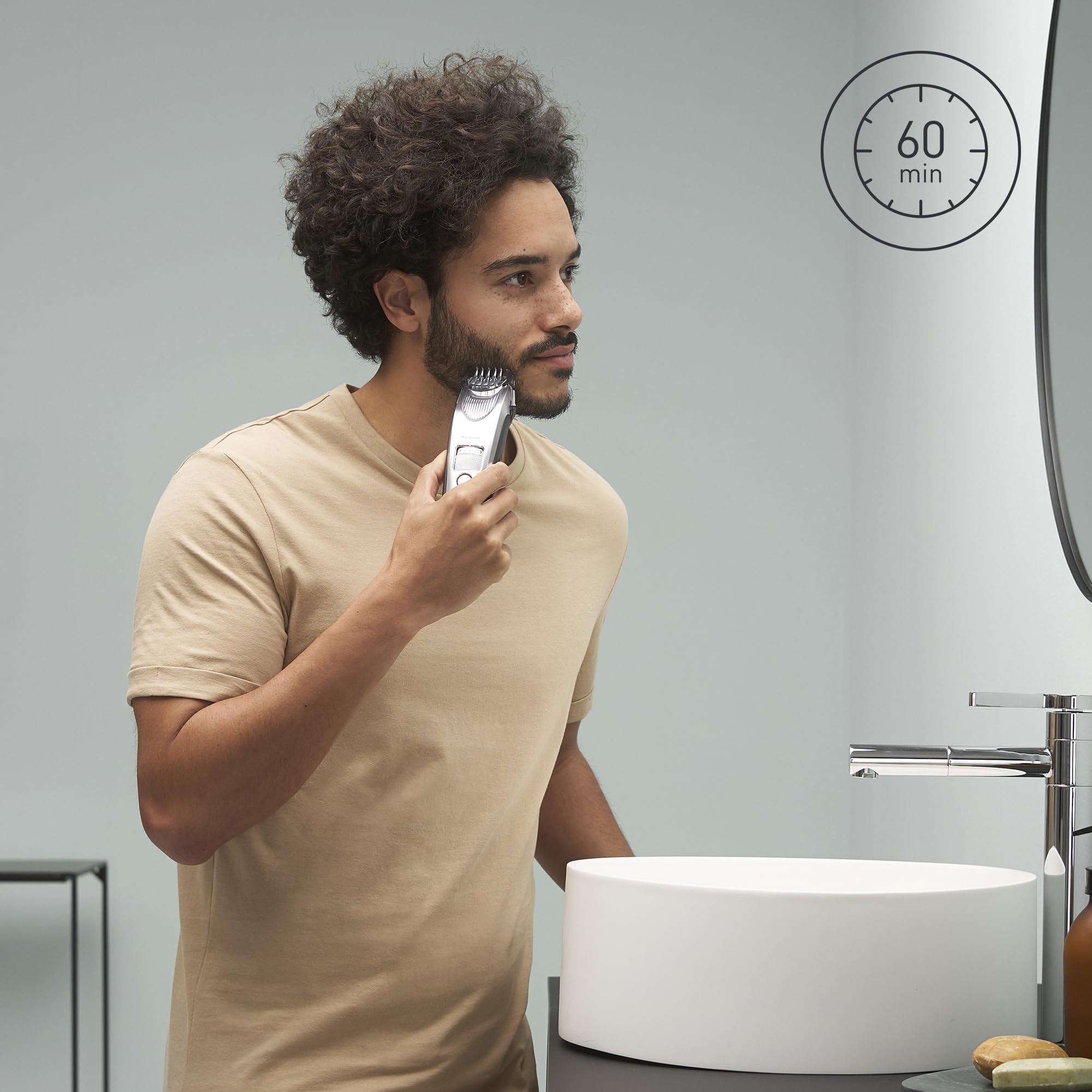 Panasonic ER-SB60S-803 Tondeuse à Barbe pour Hommes, Portable Sans Fil Étanche, 20 réglages de longueur, 2 Accessoires, Embout de Détail, Sans Fil et Filaire, Socle de Chargement, Argenté