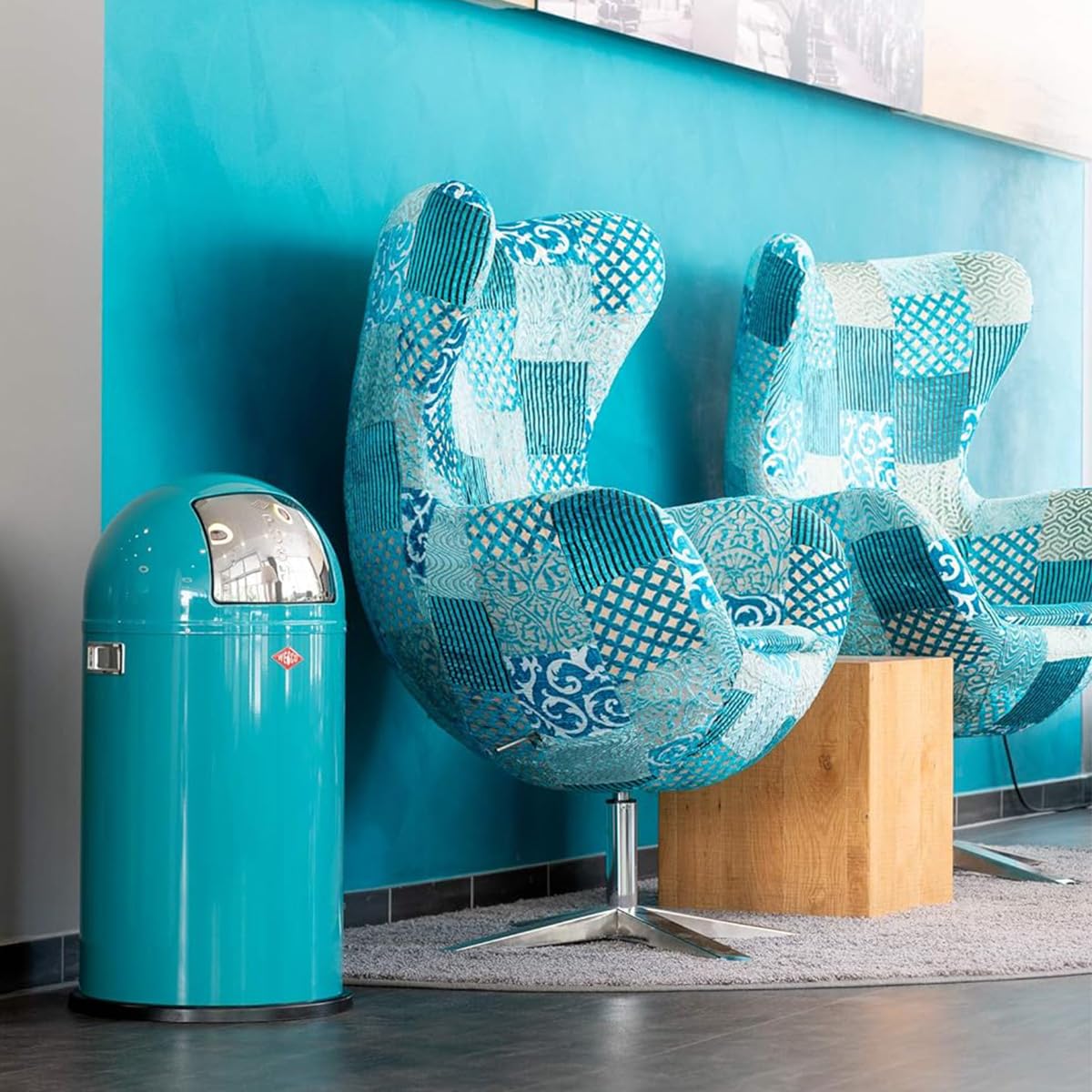 WESCO Pushboy Mülleimer in der Farbe graphit matt, pulverbeschichtetes Stahlblech, 50 Liter Volumen, große Edelstahlklappe, herausnehmbarer Innenbehälter