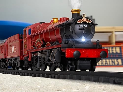 Miniatura 7 de Lionel Hogwarts Express Battery O Gauge - Juego de tren de juguete con control remoto, locomotora, vagones de tren y pista con sonidos auténticos de