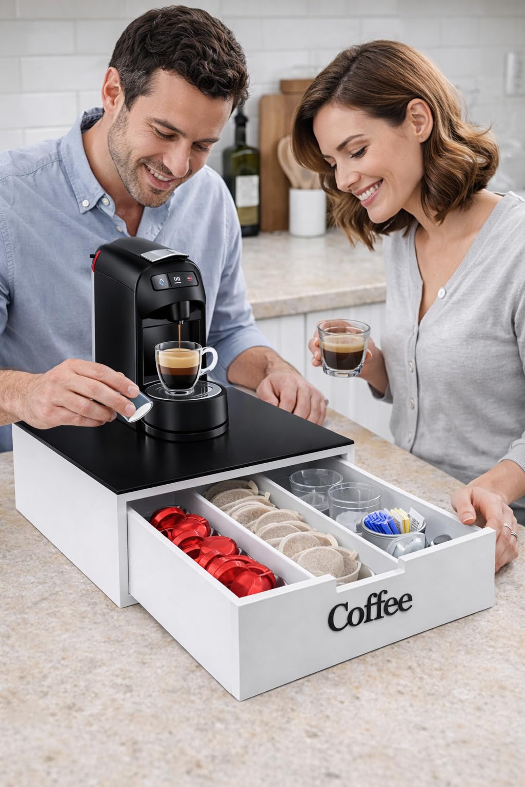 Porta Capsule e Cialde Caffè in Bambù e Vetro Nero – Cassetto 3 Scomparti Organizer Capsule e Cialde (scritta nera)
