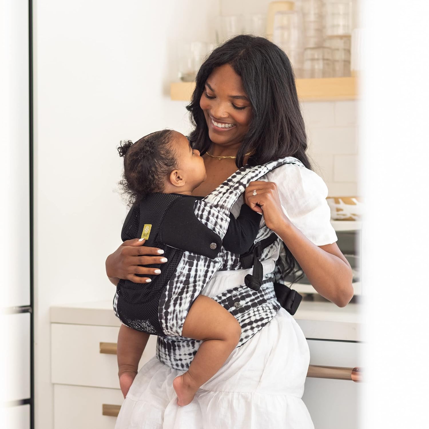 LÍLLÉbaby Complete Airflow Deluxe Ergonomic 6-in-1 Baby Carrier