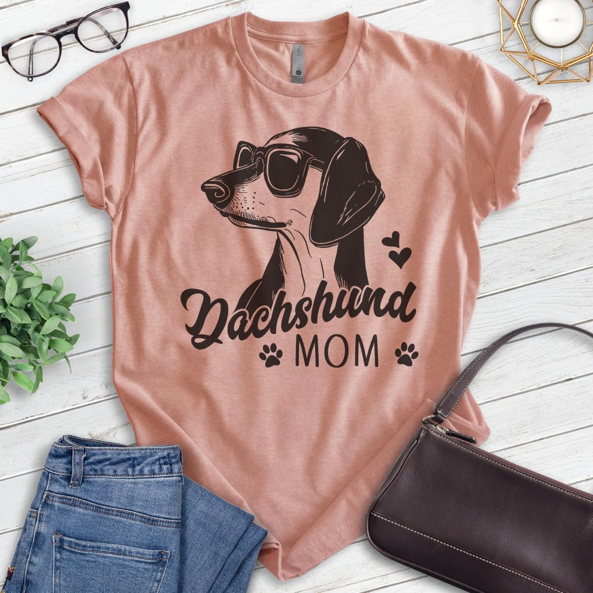 EVERTREE CLOTHING Dachshund Mom T-Shirt, Unisex Women's Shirt, Dachshund Owner, Best Dog Mom Gift - Image 3
