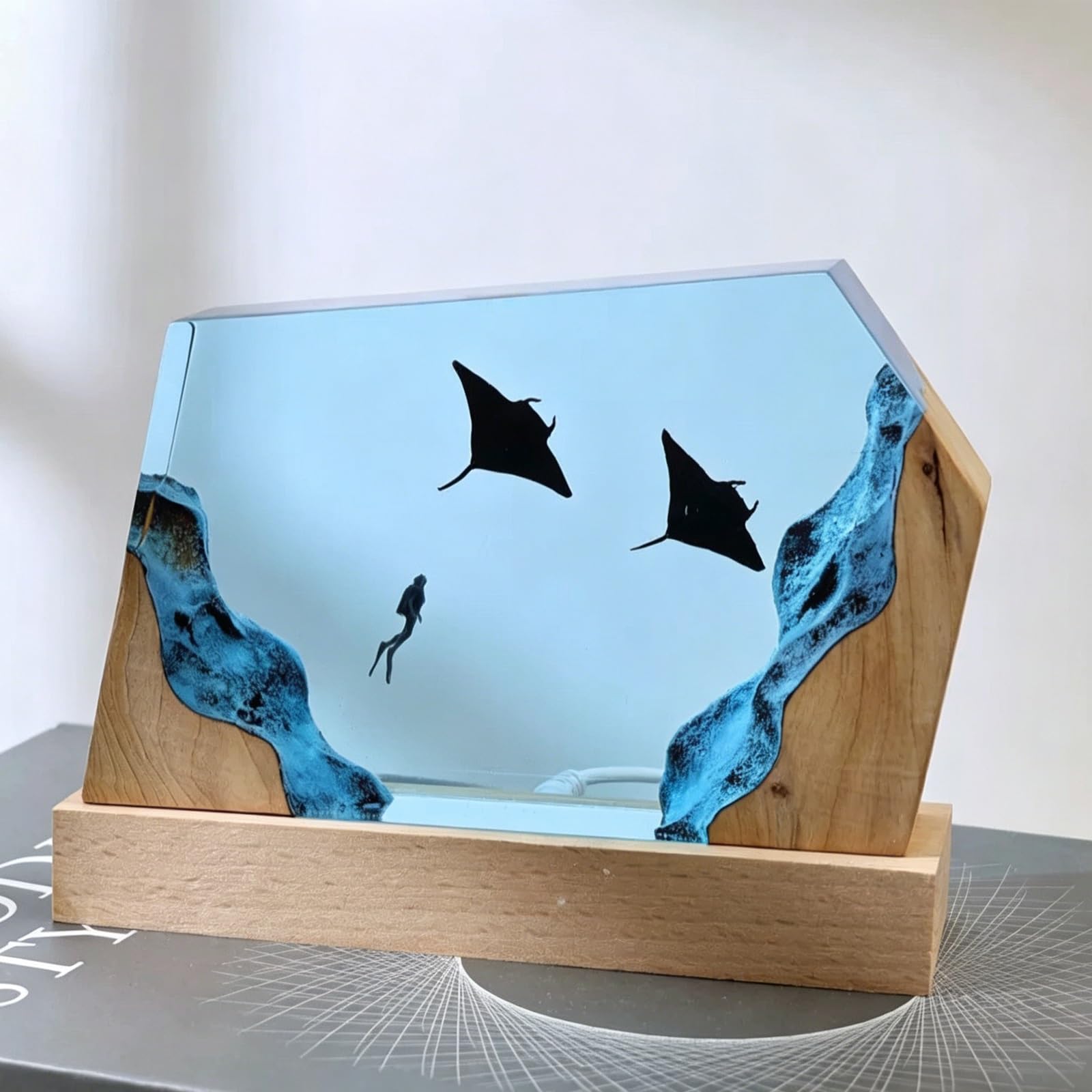 FGJtguE Woods lamp, with Couple Diver & Whale Shark USB LED Night Light Underwater Diorama,Decor for Marine Lovers(N)