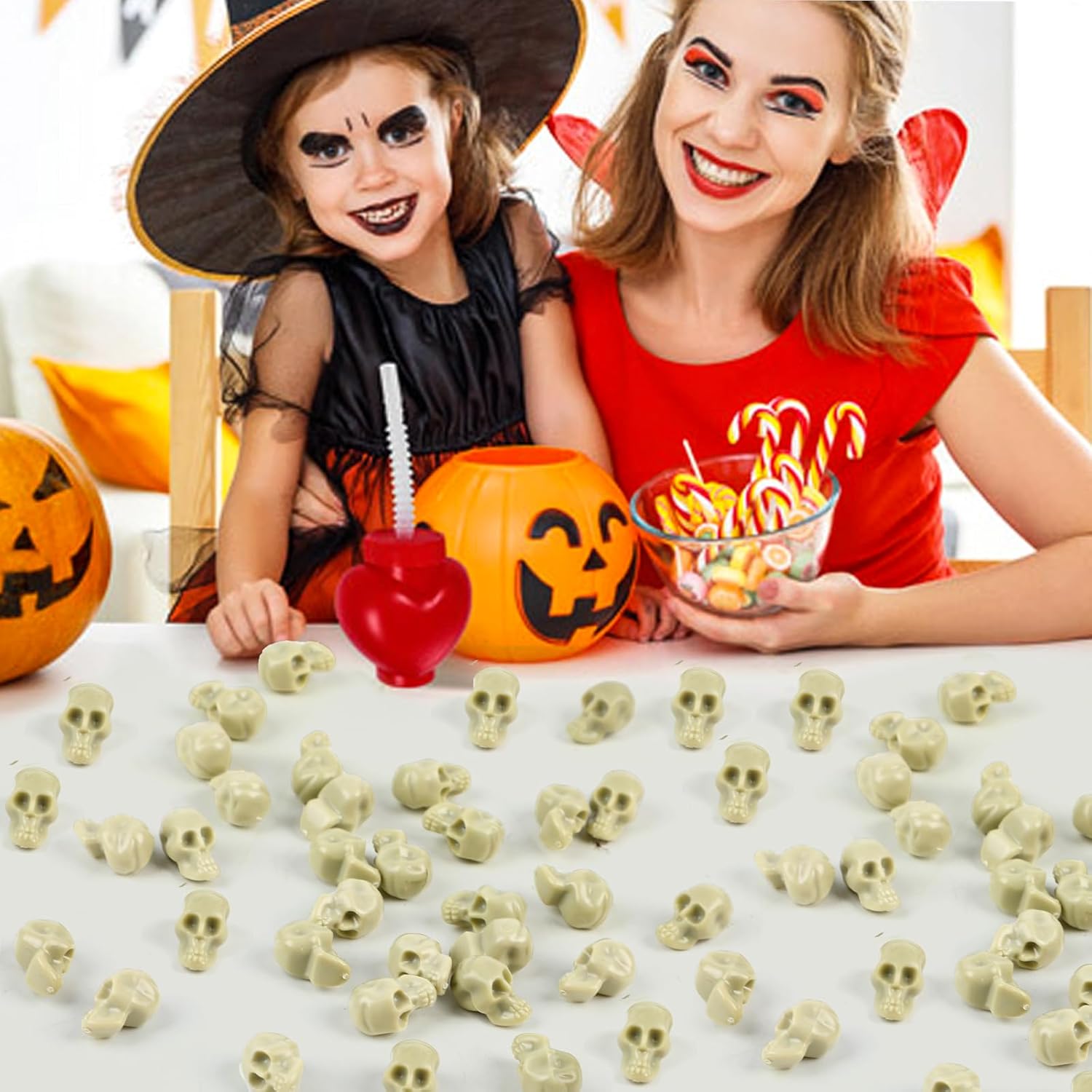 KIMOBER 100PCS Mini Skulls Heads Miniature Figurines,Small Plastic Realistic Halloween Skeleton Skulls Head Prank Props for Party Bar Home Table Decorations