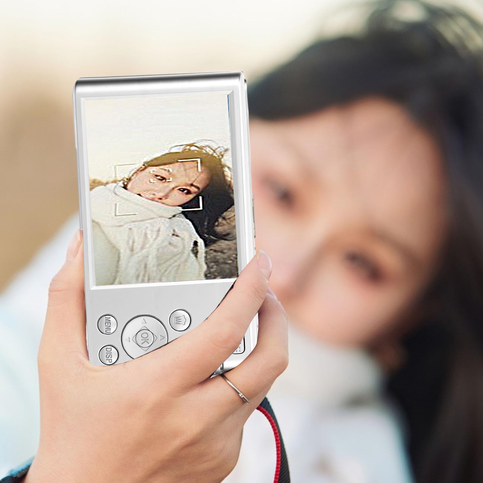 Fabater Fotocamera Digitale 4K per Fotografia, Fotocamera per Vlogging da 48 MP con Schermo LCD da 2,8 Pollici e Zoom 16X, Fotocamere da Viaggio Compatte per Adolescenti Adulti (SILVER)