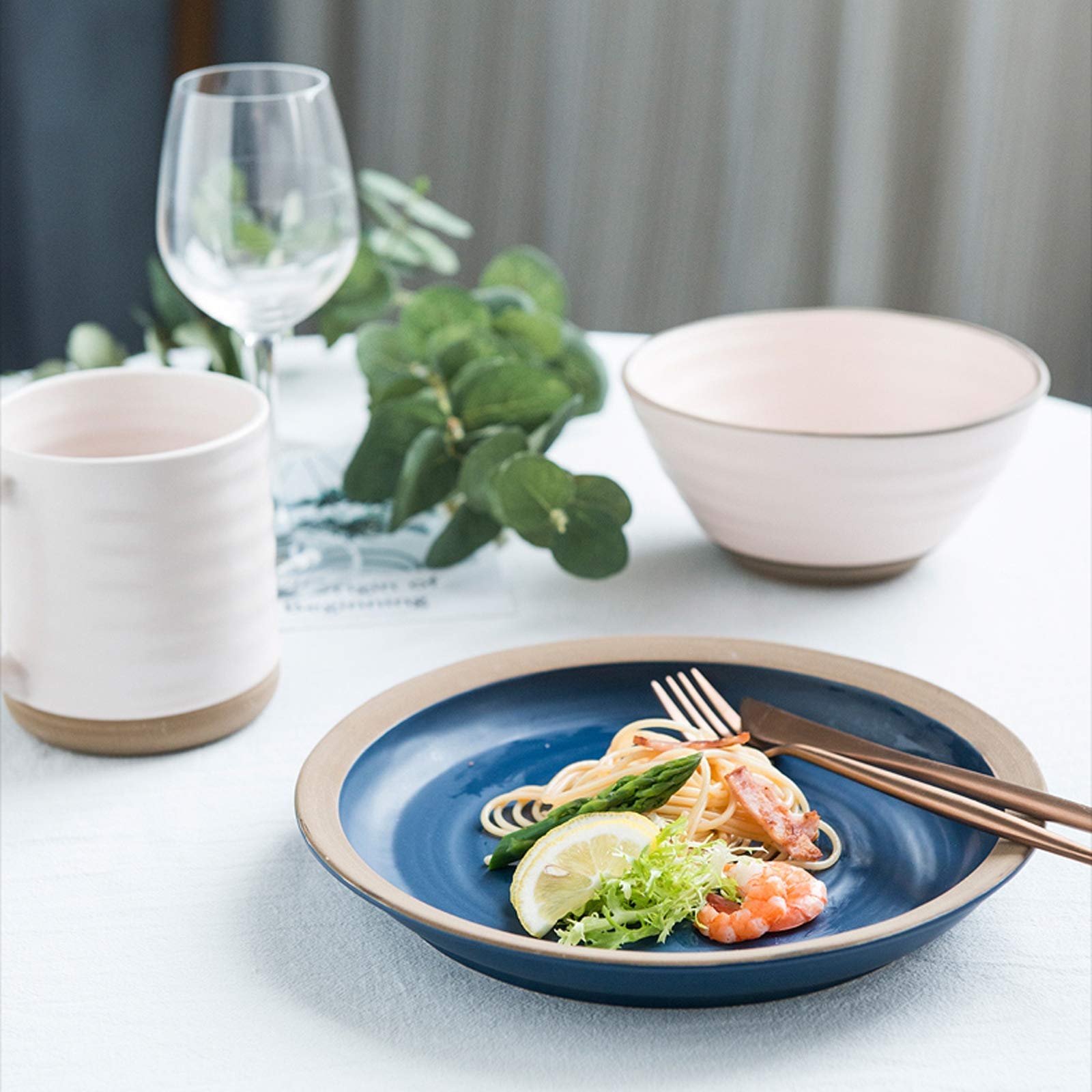 SAeWare Set di stoviglie da 20 pezzi, set di stoviglie classiche in porcellana, set da tavola in ceramica bicolore con 6 ciotole per cereali e 8 piatti da bistecca, elegante set da pranzo essenziale