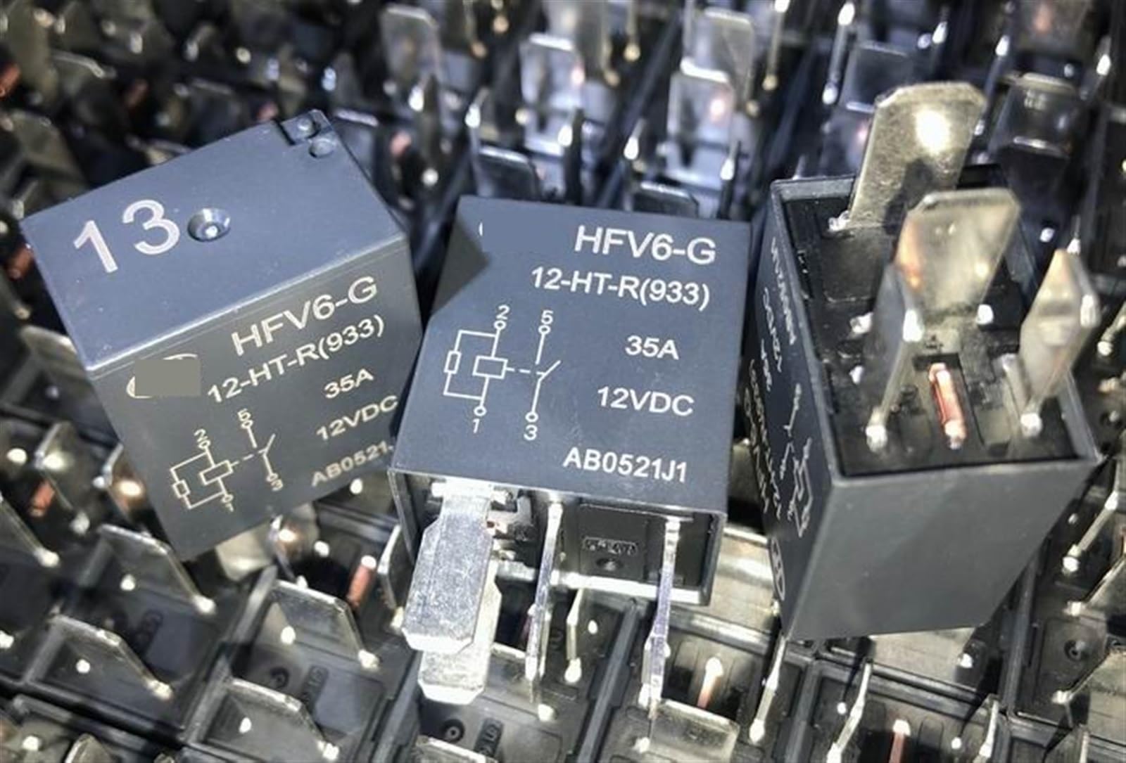 Relé HFV6-G 12-HT-R(933) para solucionar fallos de encendido y luces 3