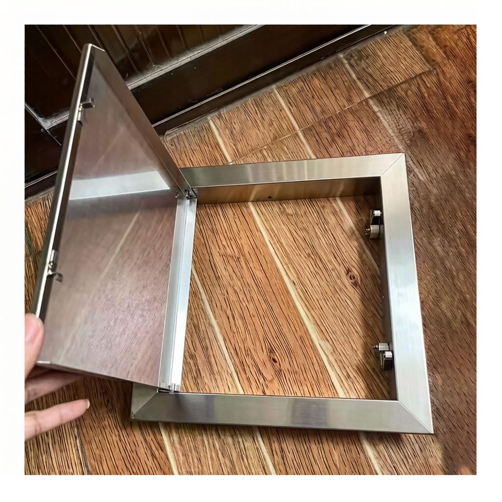 Porte d'accès aux combles avec ouverture par clic tactile sans poignée