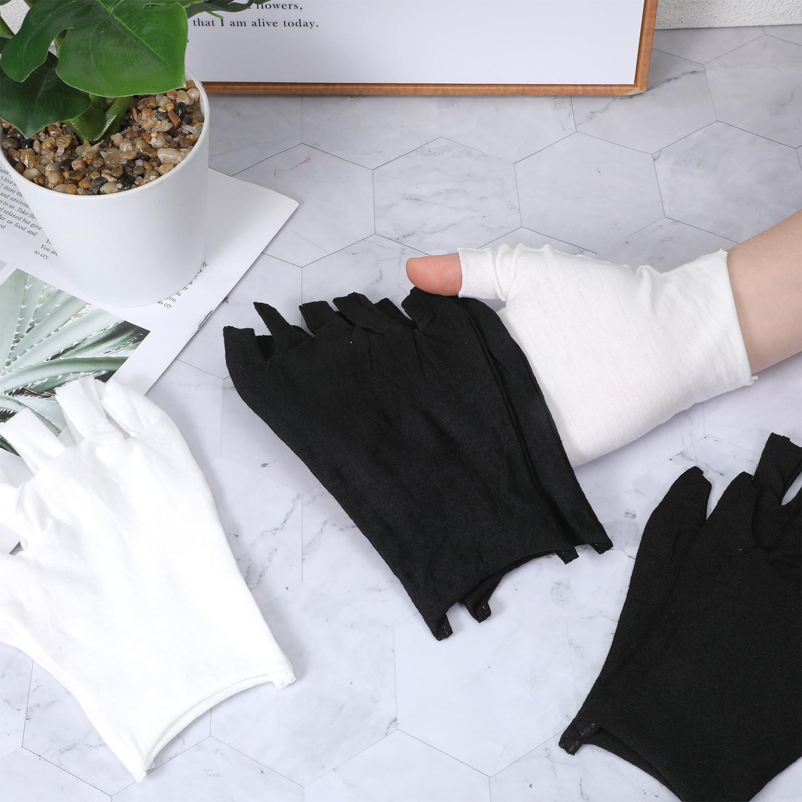 4 Paar Baumwollhandschuhe Weiße Schwarz Fingerlose Handschuhe Touchscreen Dünne Handschuh für Trockene Hände Schlafen Feuchtigkeitshandschuhe Kosmetik