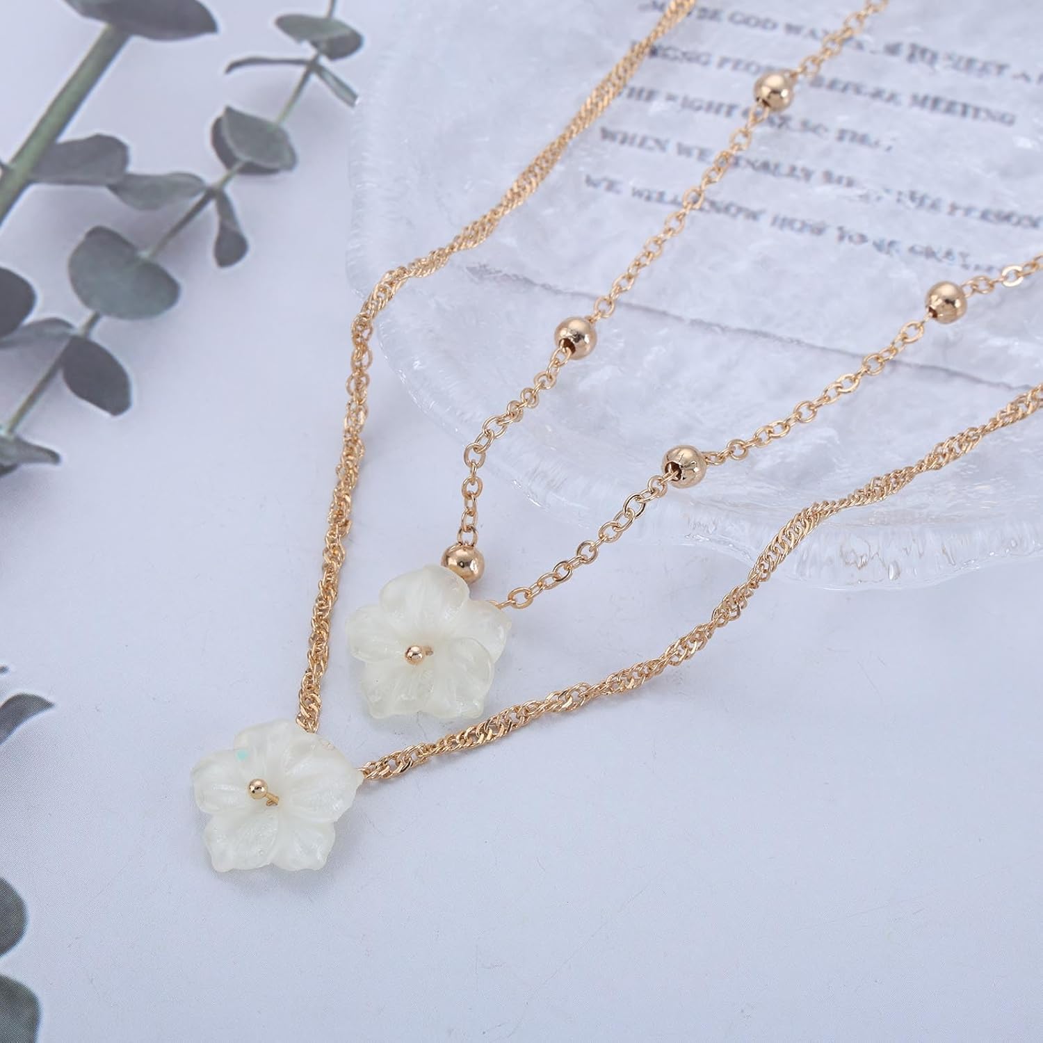 Bohemian Layered Flower Choker Necklace White Acrylic Flower Pendant Necklace Gold Satellite Bead Chain Necklace Minimalist Resin Flower Collar Necklace Jewelry for Women - Image 4