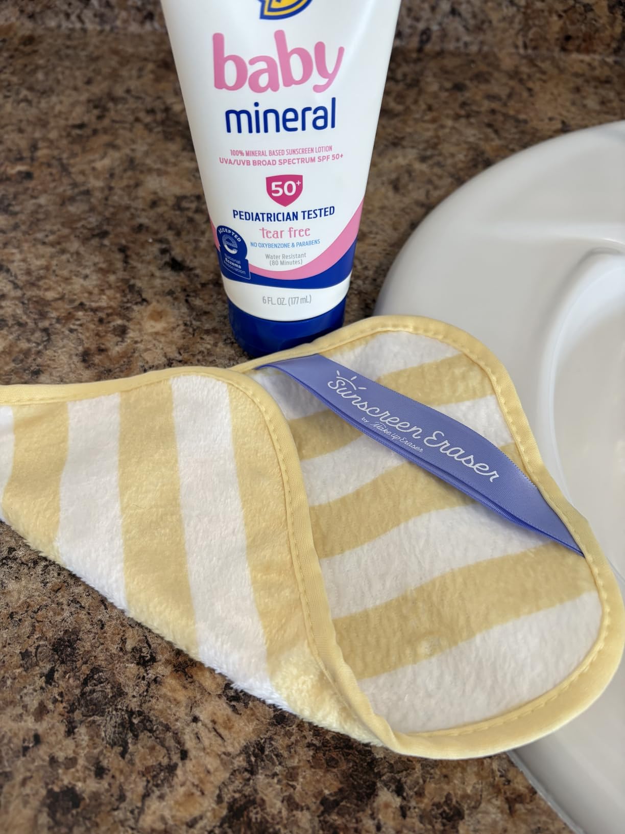 MakeUp Eraser The Original Sunscreen Eraser, Effortlessly Remove Zinc & Mineral Sunscreen Using Only Water, 1 ct